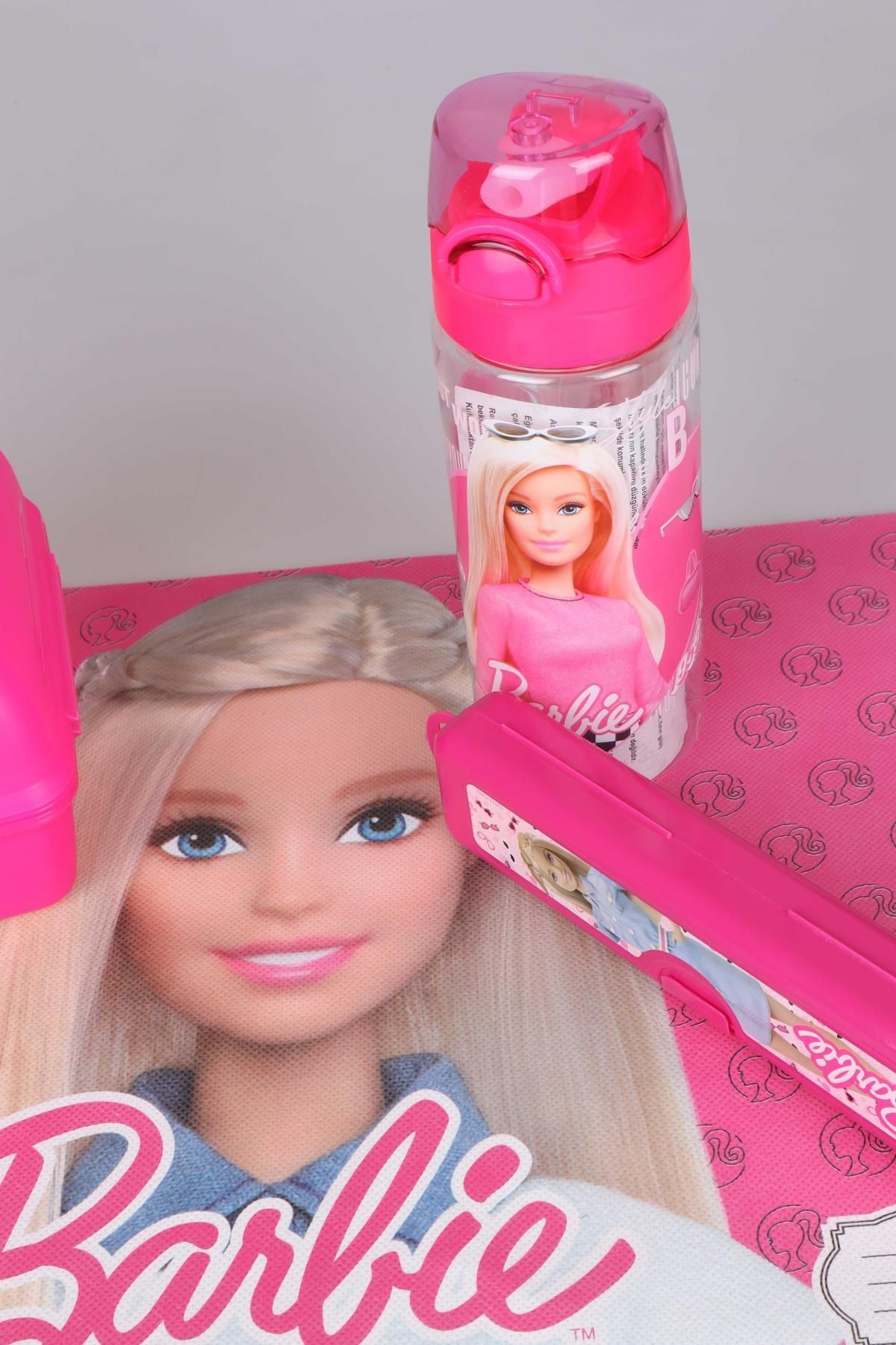 DEKOMUS İLE YENİ SEZON LİSANSLI BARBIE DİŞ FIRÇASI KUTUSU,TRITAN MATARA VE 2 KATLI BESLENME KUTUSU Y