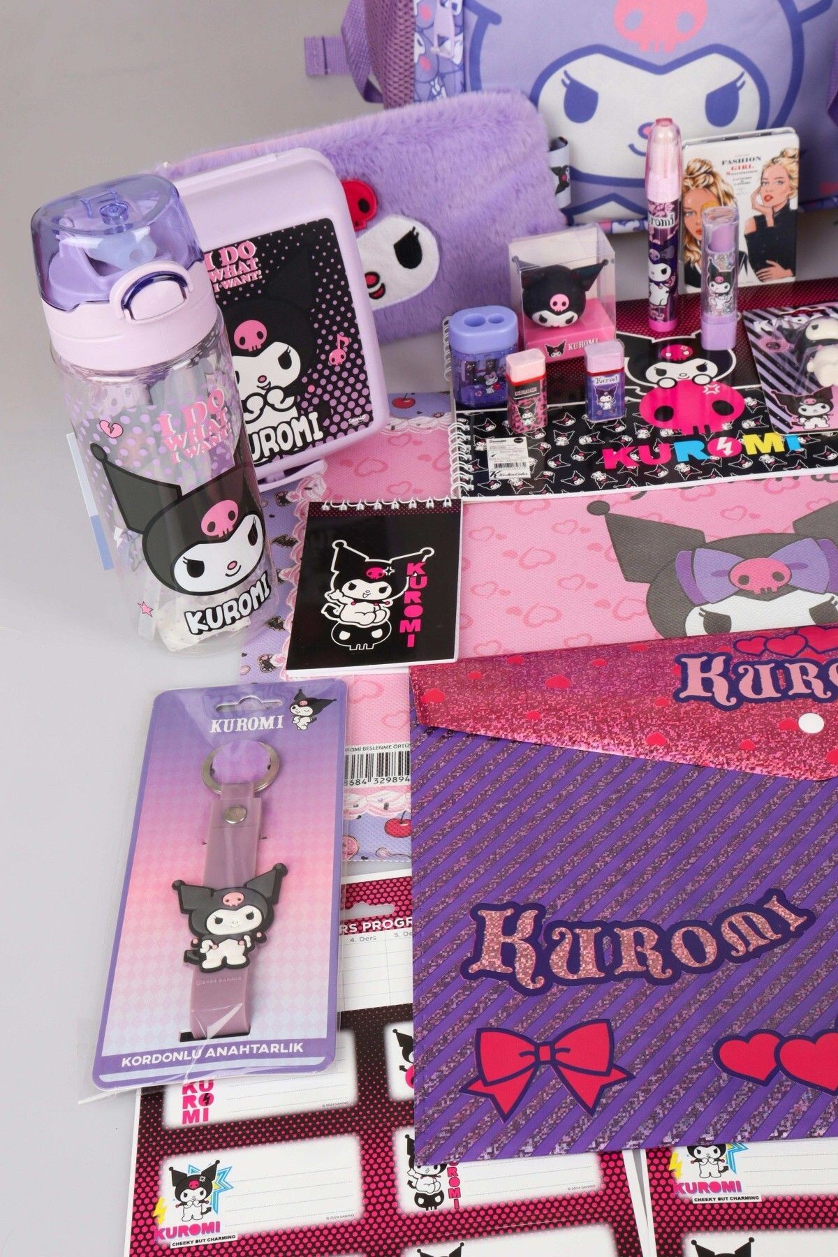 DEKOMUS İLE YENİ SEZON LİSANSLI KUROMI "MAGICAL BUDDY" OKUL,BESLENME VE KALEM ÇANTASI İLE PREMIUM FU