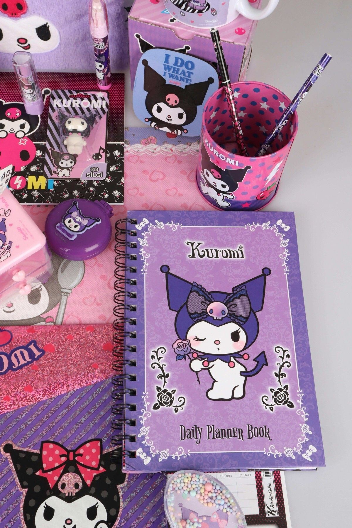 DEKOMUS İLE YENİ SEZON LİSANSLI KUROMI "MAGICAL BUDDY" 30 PARÇA PREMIUM FULL+FULL KIRTASİYE SETİ