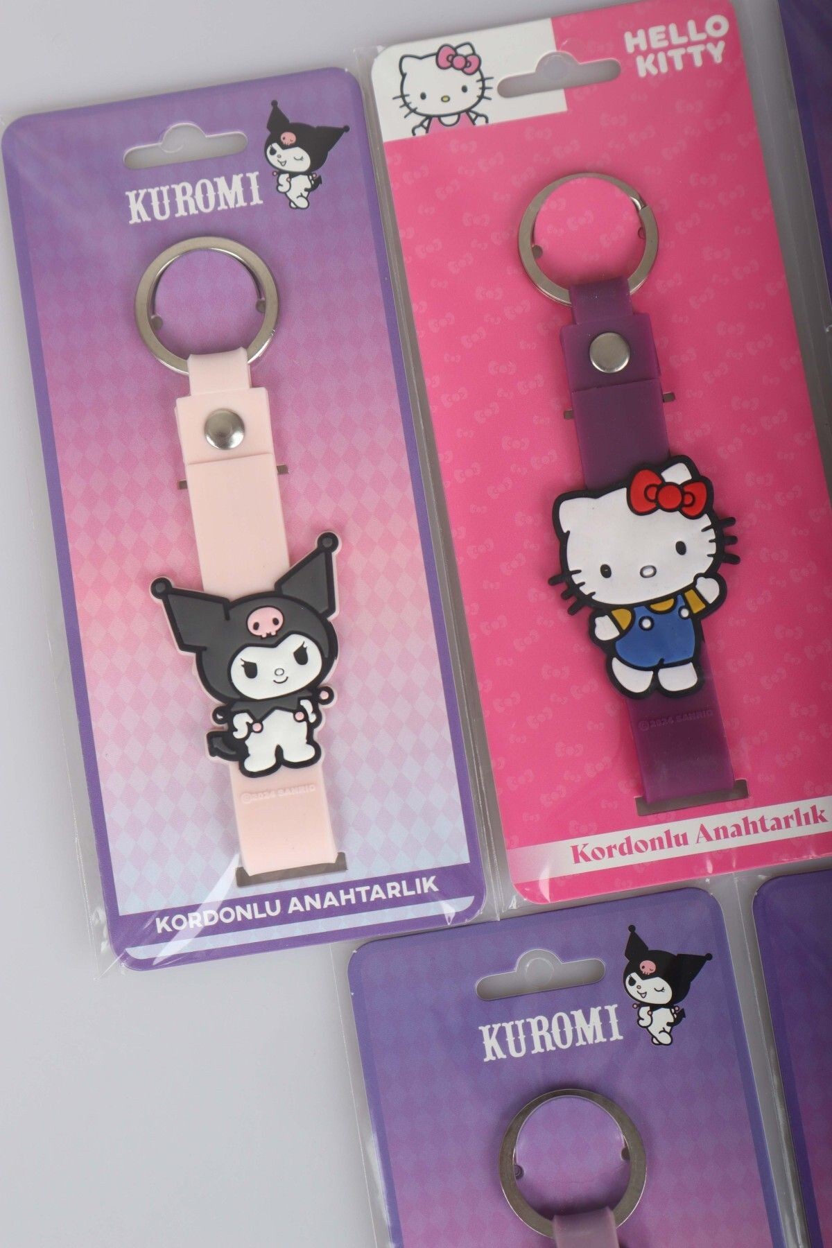 DEKOMUS İLE LİSANSLI YENİ SEZON BEST FRIENDS KUROMI VE HELLO KITTY 2'Lİ KORDONLU ANAHTARLIK