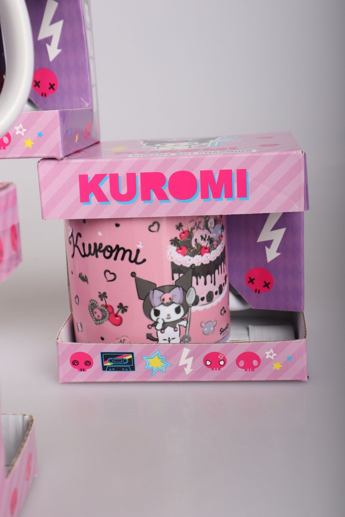 DEKOMUS İLE LİSANSLI YENİ SEZON KUROMI "TEKLİ" PORSELEN KUPA