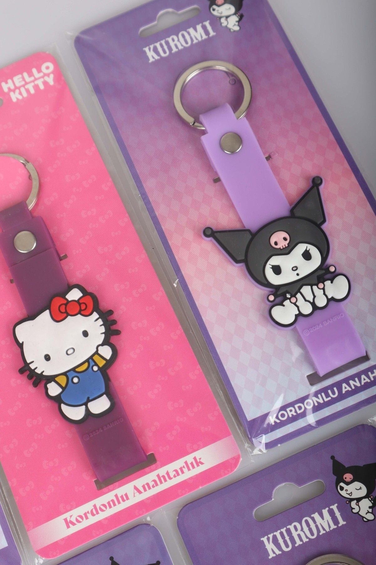 DEKOMUS İLE LİSANSLI YENİ SEZON BEST FRIENDS KUROMI VE HELLO KITTY 2'Lİ KORDONLU ANAHTARLIK