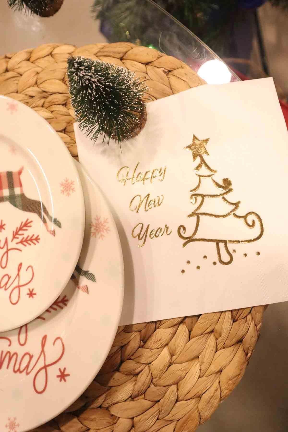 Yeni Yıl Temalı Çift Katlı Peçete Takımı 16 Adet "yeni Yıl&merry Chrıstmas" Serisi