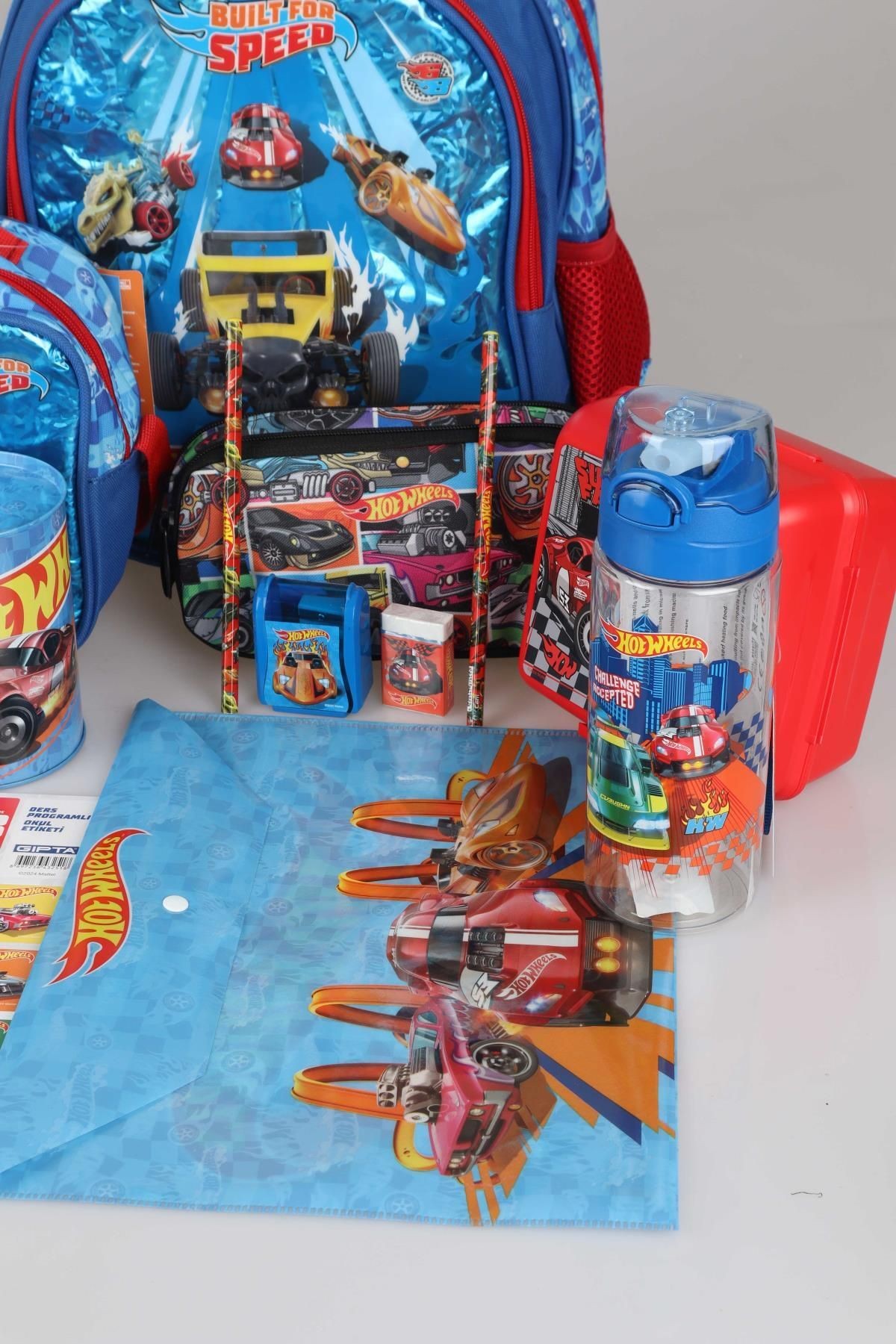 DEKOMUS İLE YENİ SEZON LİSANSLI HOT WHEELS İLKOKUL,BESLENME,KALEM ÇANTASI İLE MATARA,BESLENME KABI V