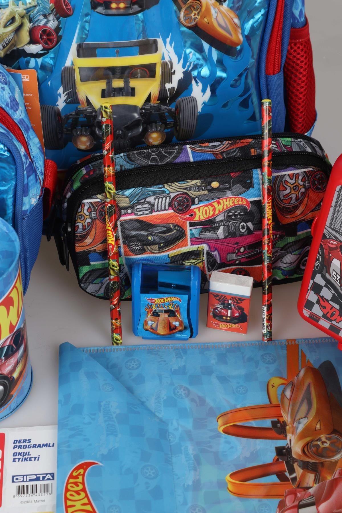 DEKOMUS İLE YENİ SEZON LİSANSLI HOT WHEELS İLKOKUL,BESLENME,KALEM ÇANTASI İLE MATARA,BESLENME KABI V