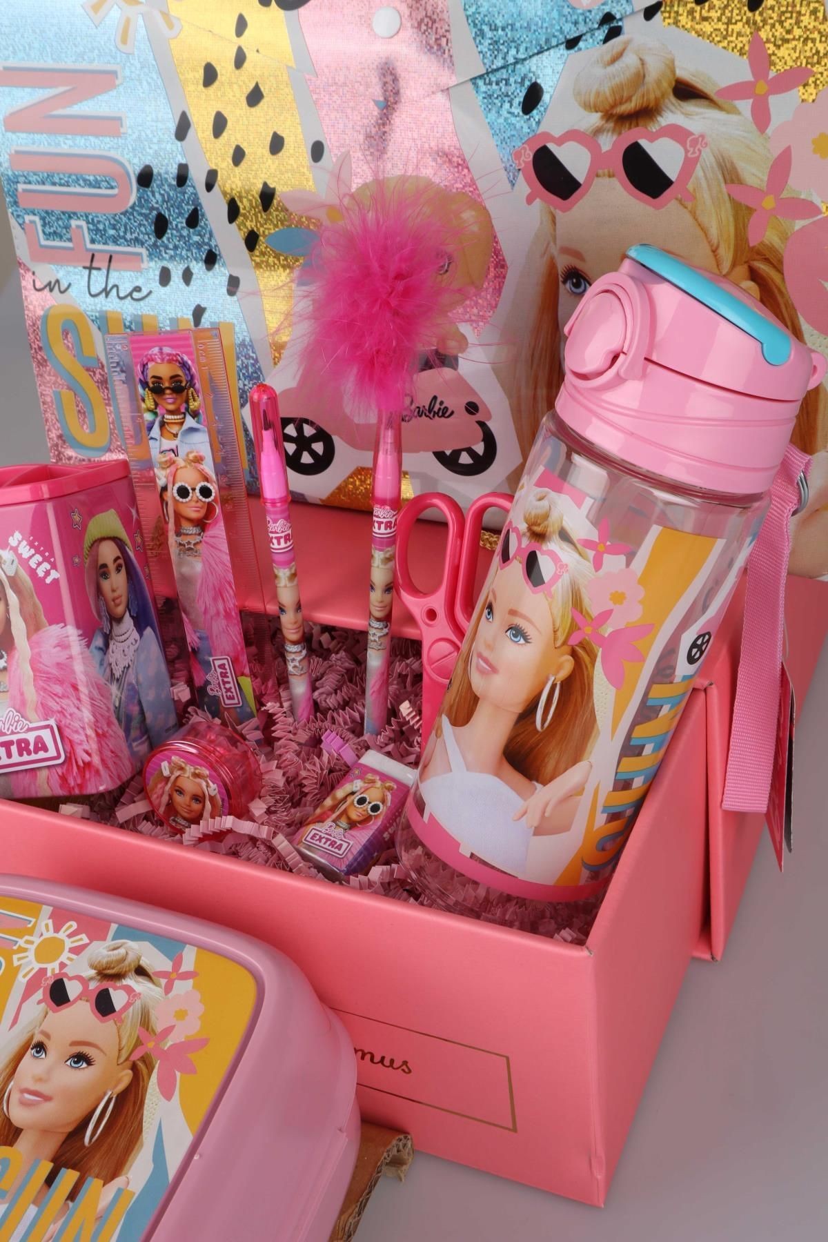 DEKOMUS ÖZEL KUTULU BARBIE'NİN YAZ SERÜVENİ KIRTASİYE OKUL SETİ YENİ KOLEKSİYON