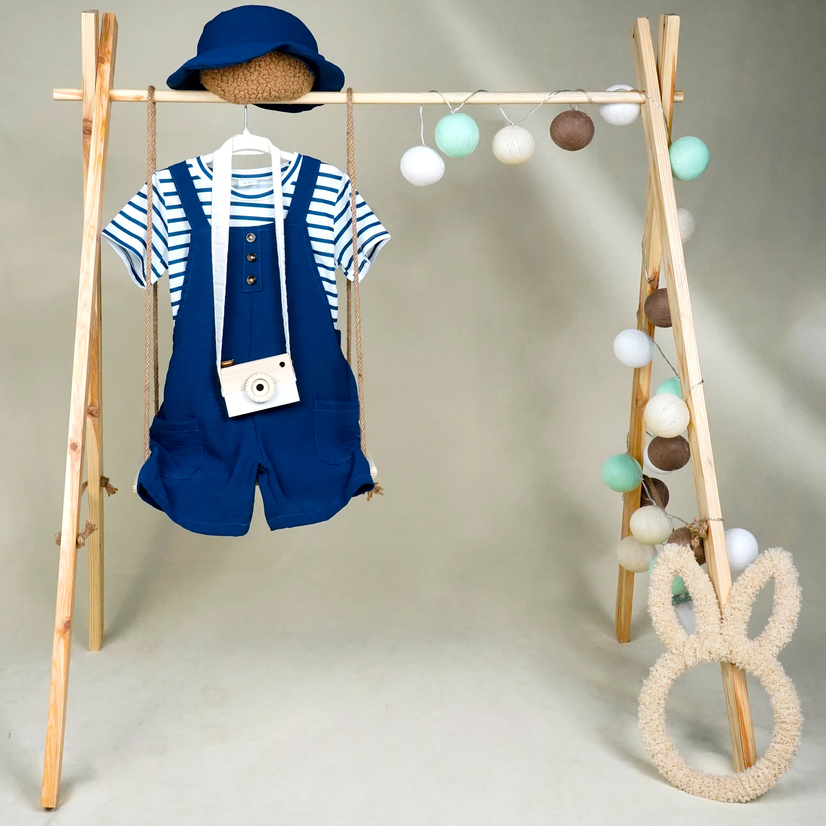 Lora Bliss Erkek Çocuk Çizgili Tişört ve Koyu Mavi Bahçıvan Pantolon