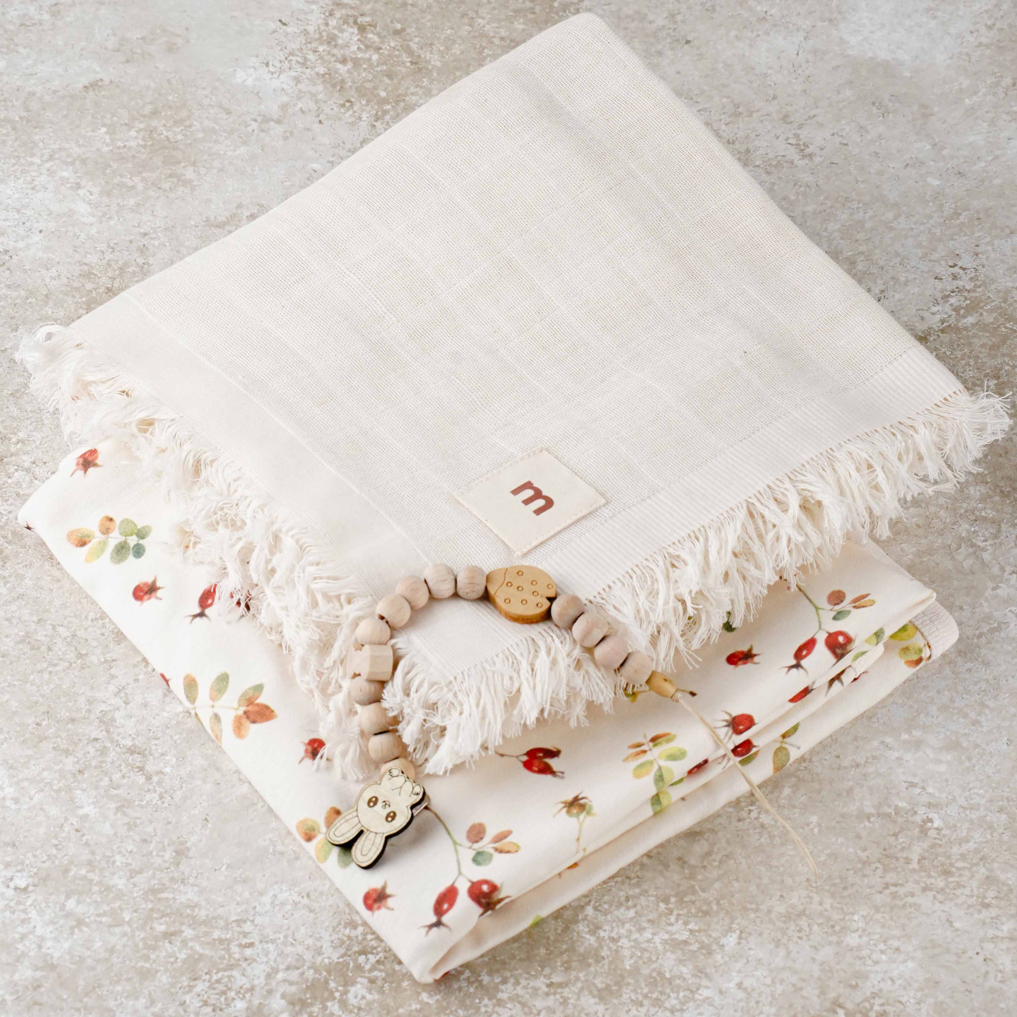 Lora Bliss Kız Tomurcuk Desenli Müslin + Penye Battaniye 2'li Set (Emzik Tutacağı Hediyeli) - Çok Renkli