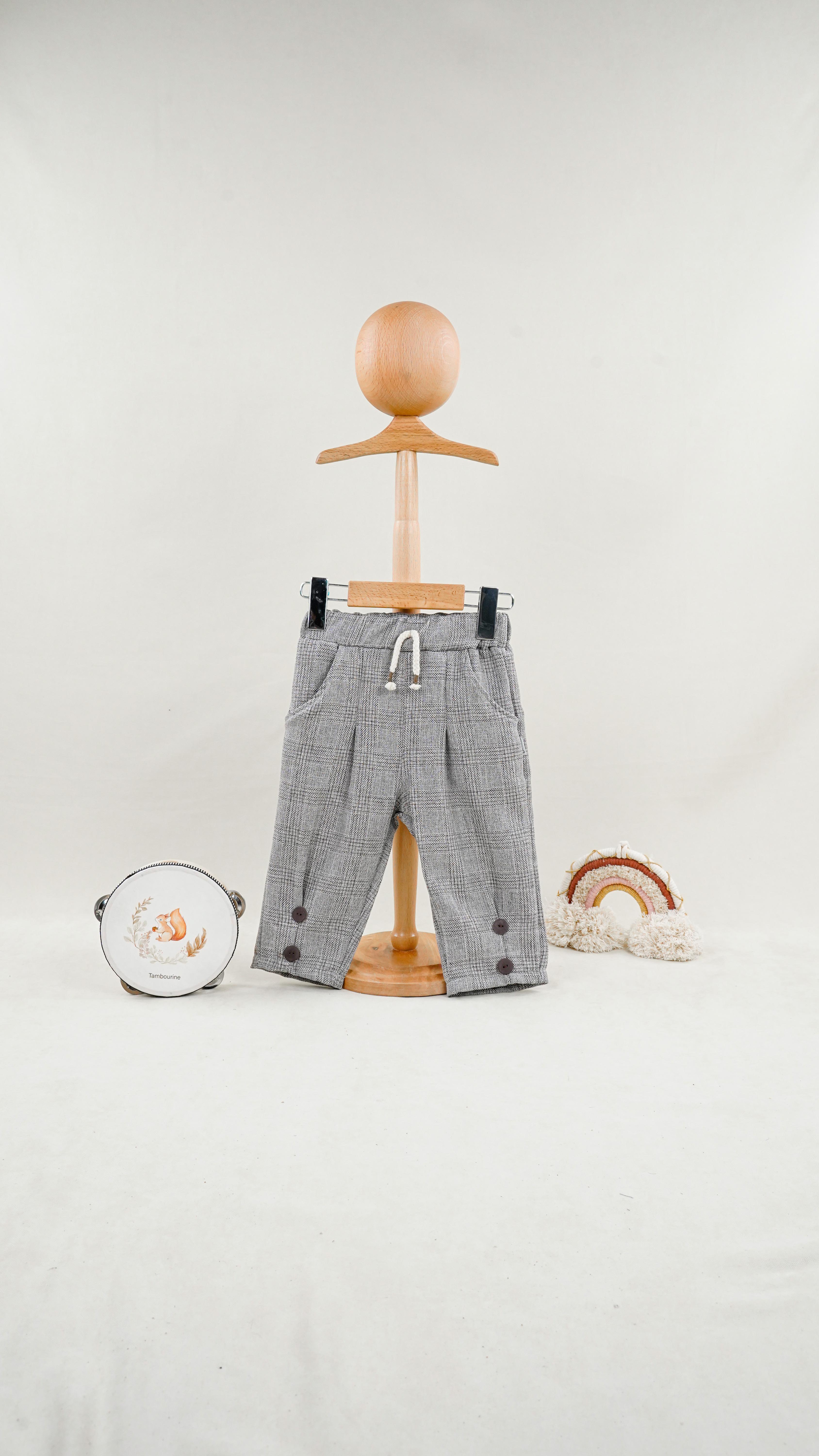Lora Bliss Erkek Bebek Gri Ekose Pantolon – 1-4 Yaş Lastikli ve Düğme Detaylı