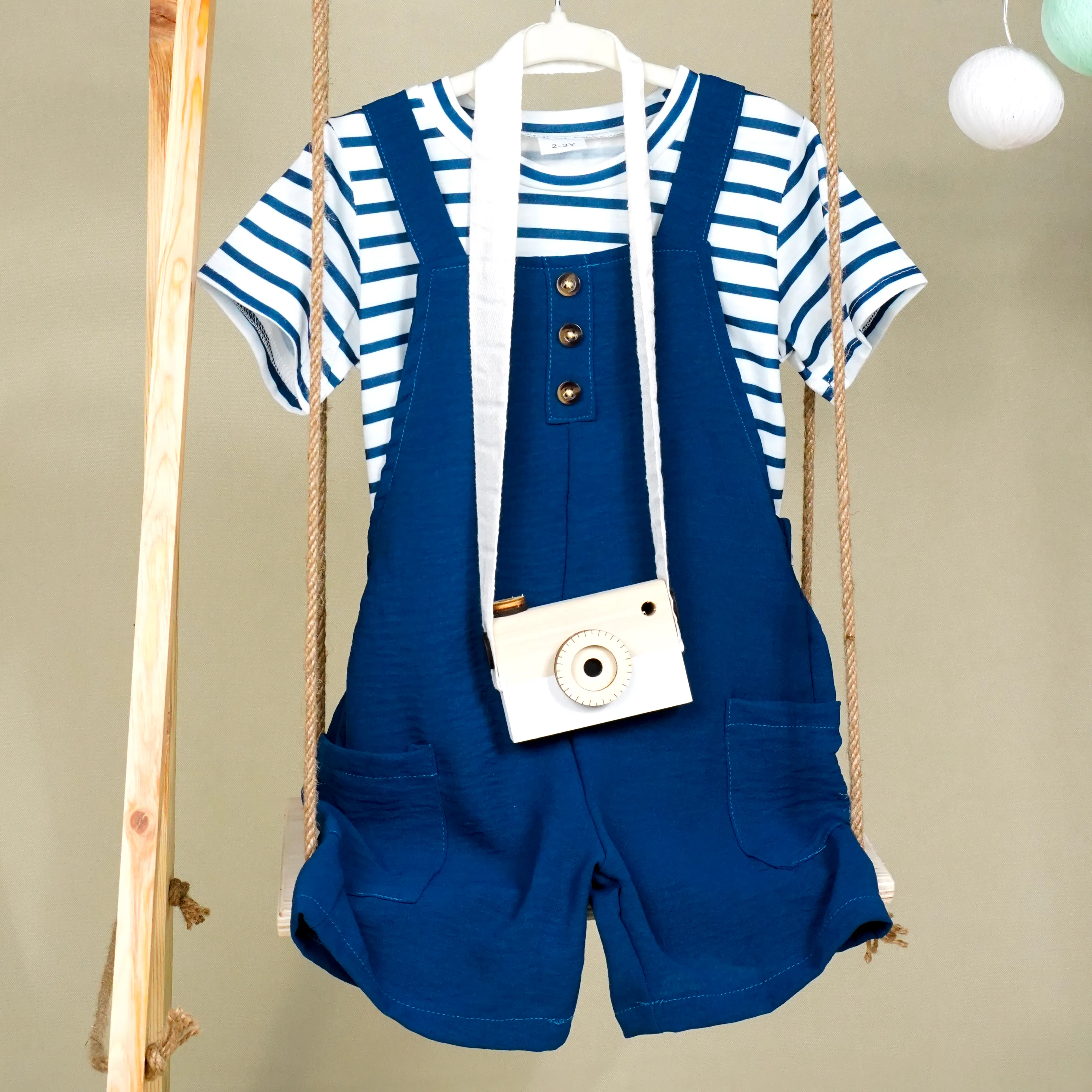 Lora Bliss Erkek Çocuk Çizgili Tişört ve Koyu Mavi Bahçıvan Pantolon