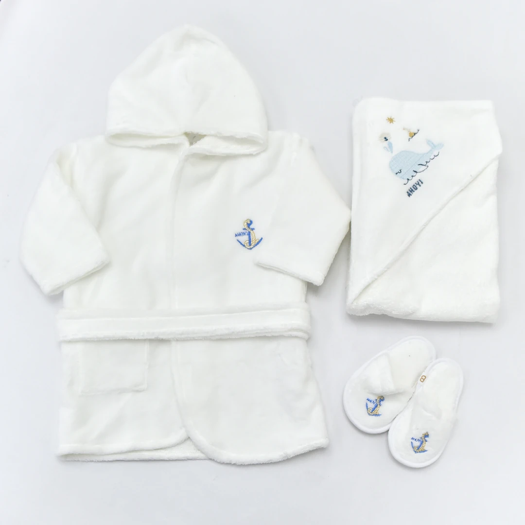 Lora Bliss Erkek Sailing Bornoz Seti – 3’lü Kutulu | Denizci Temalı, Yumuşak ve Konforlu - Beyaz