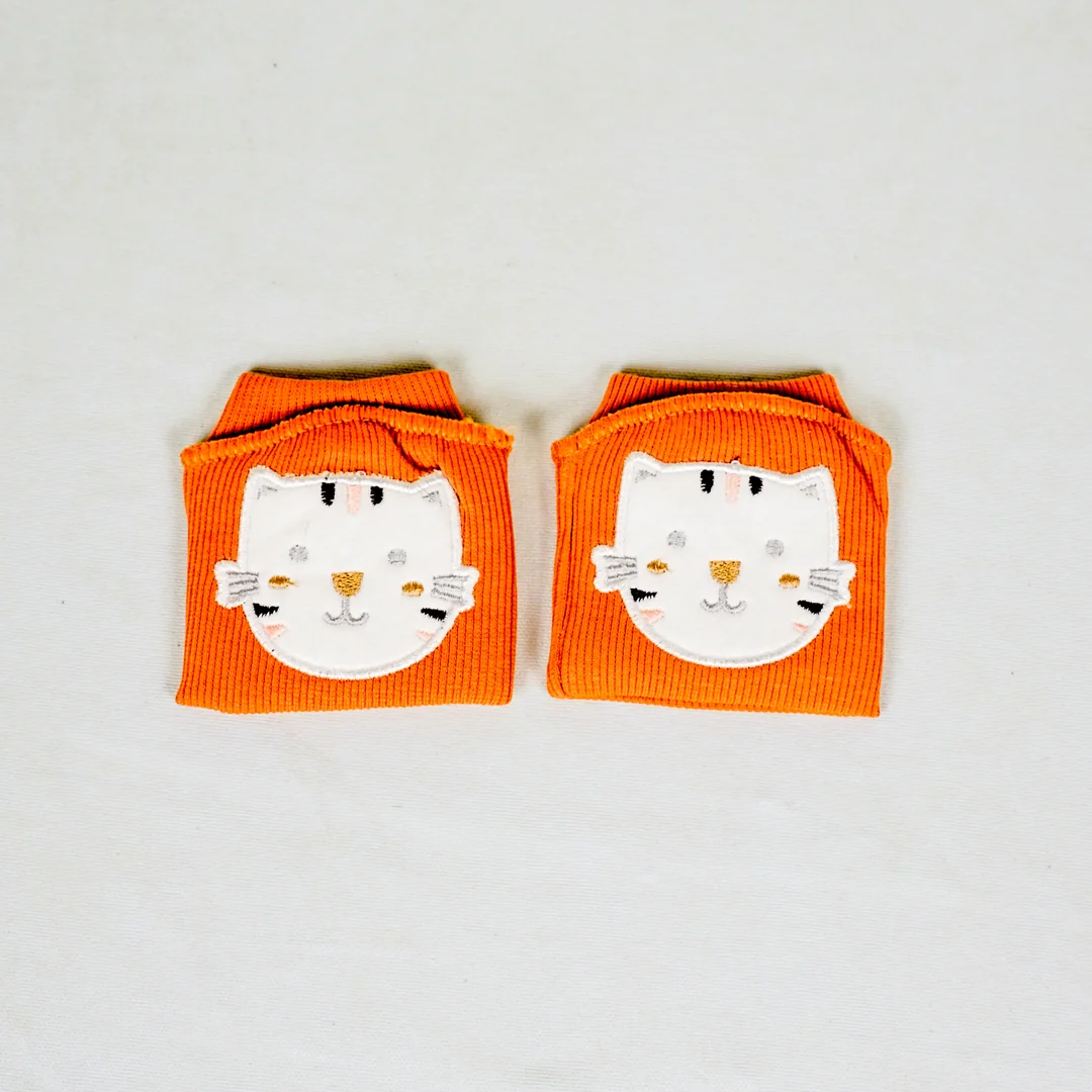 Lora Bliss Kedi Nakışlı Erkek Bebek Dizlik - Turuncu