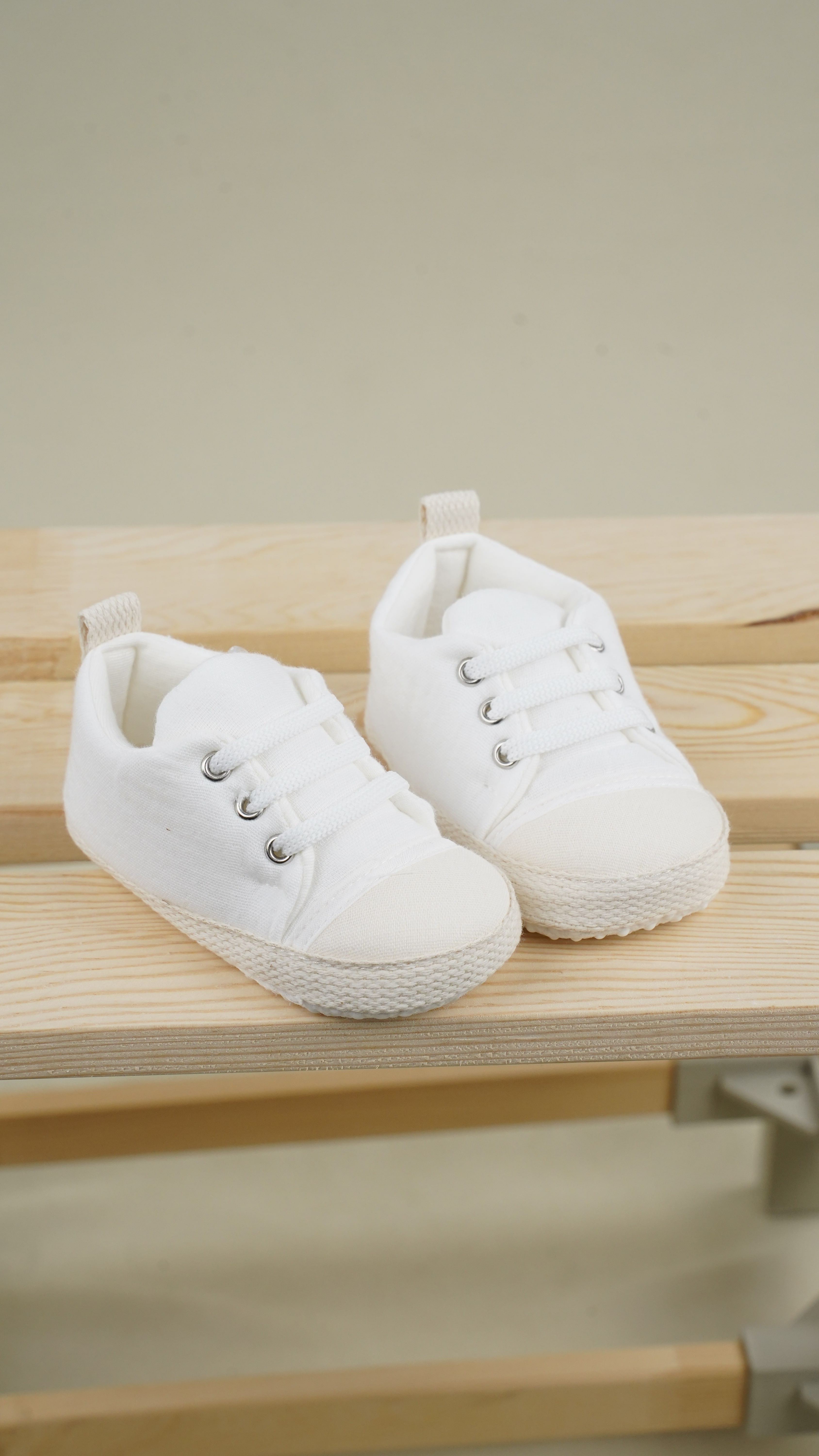 Lora Bliss  Bağcıklı Müslin Unisex Ayakkabı - Beyaz