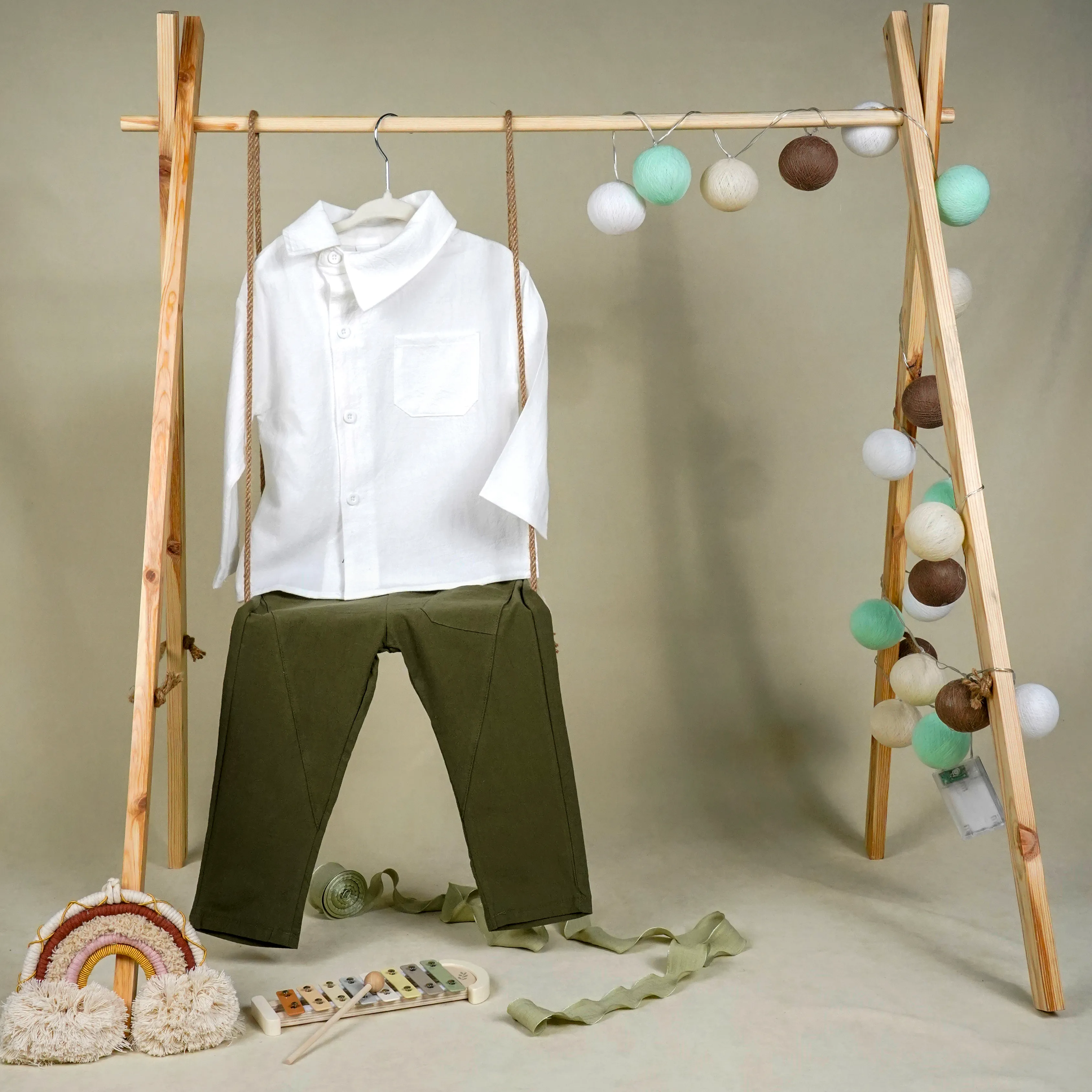 Lora Bliss Erkek Çocuk Beyaz Gömlek ve Yeşil Pantolon Takım