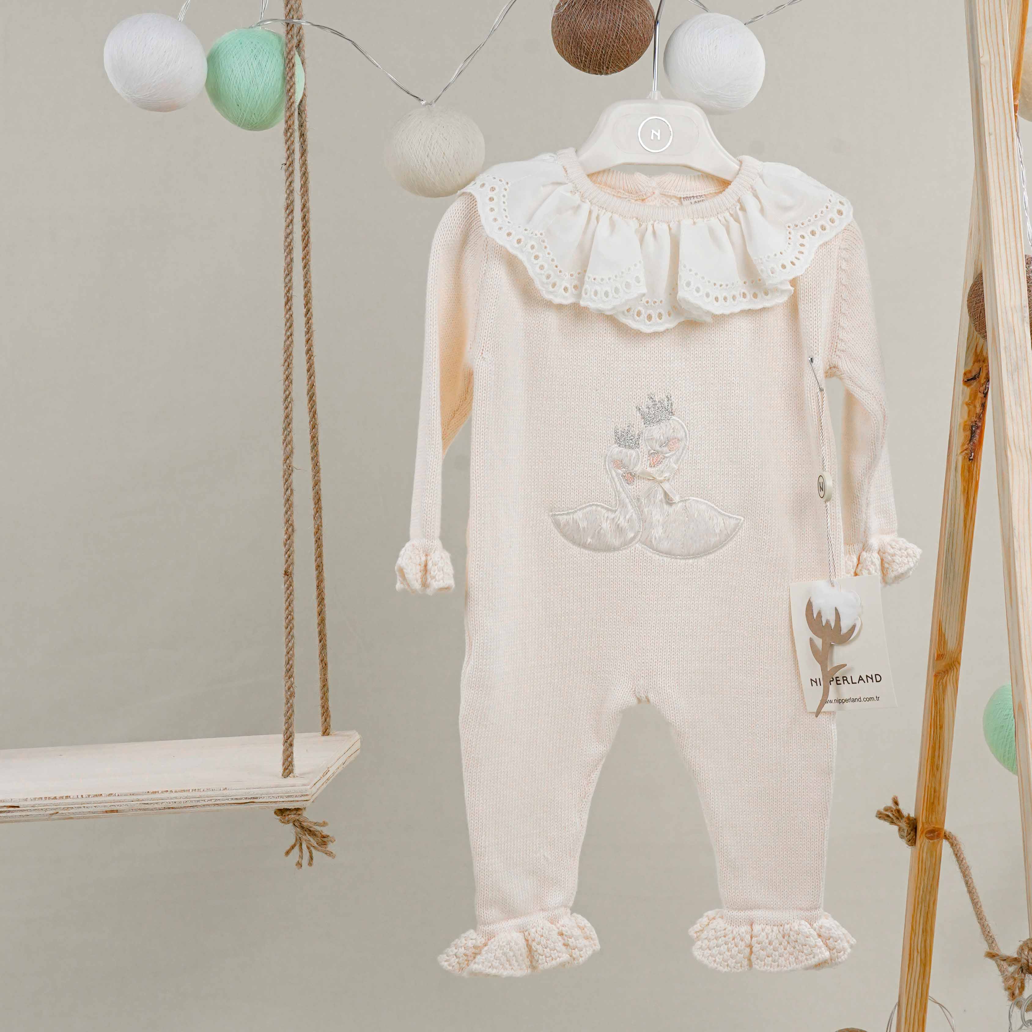 Nipperland Kız Bebek Ekru Kuğulu Fırfırlı Pamuklu Tulum - Ekru - Ekru