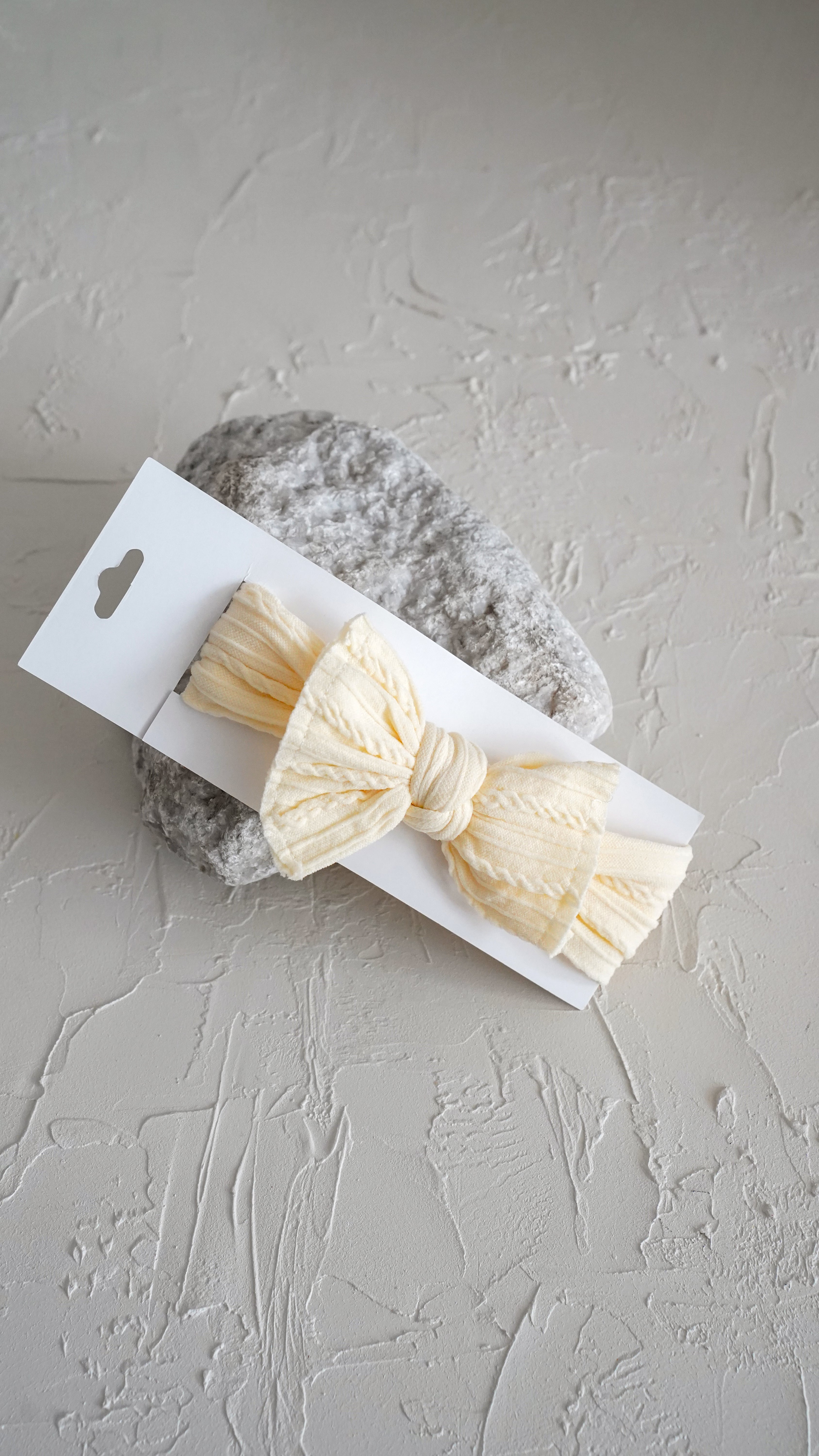 Lora Bliss Fiyonk Figürlü Penye Saç Bandı - Açık Sarı