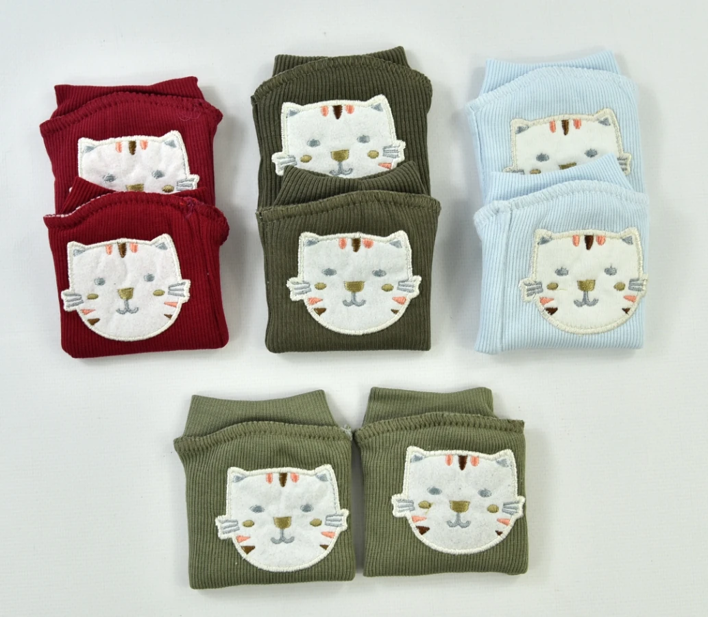 Lora Bliss Kedi Nakışlı Erkek Bebek Dizlik - Koyu Yeşil