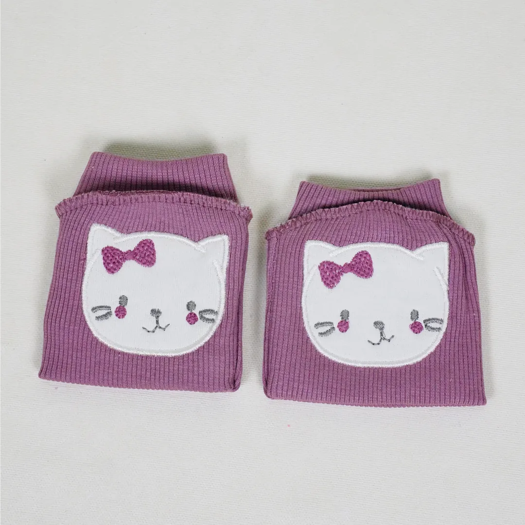 Lora Bliss Kedi Nakışlı Kız Bebek Dizlik - Lavanta