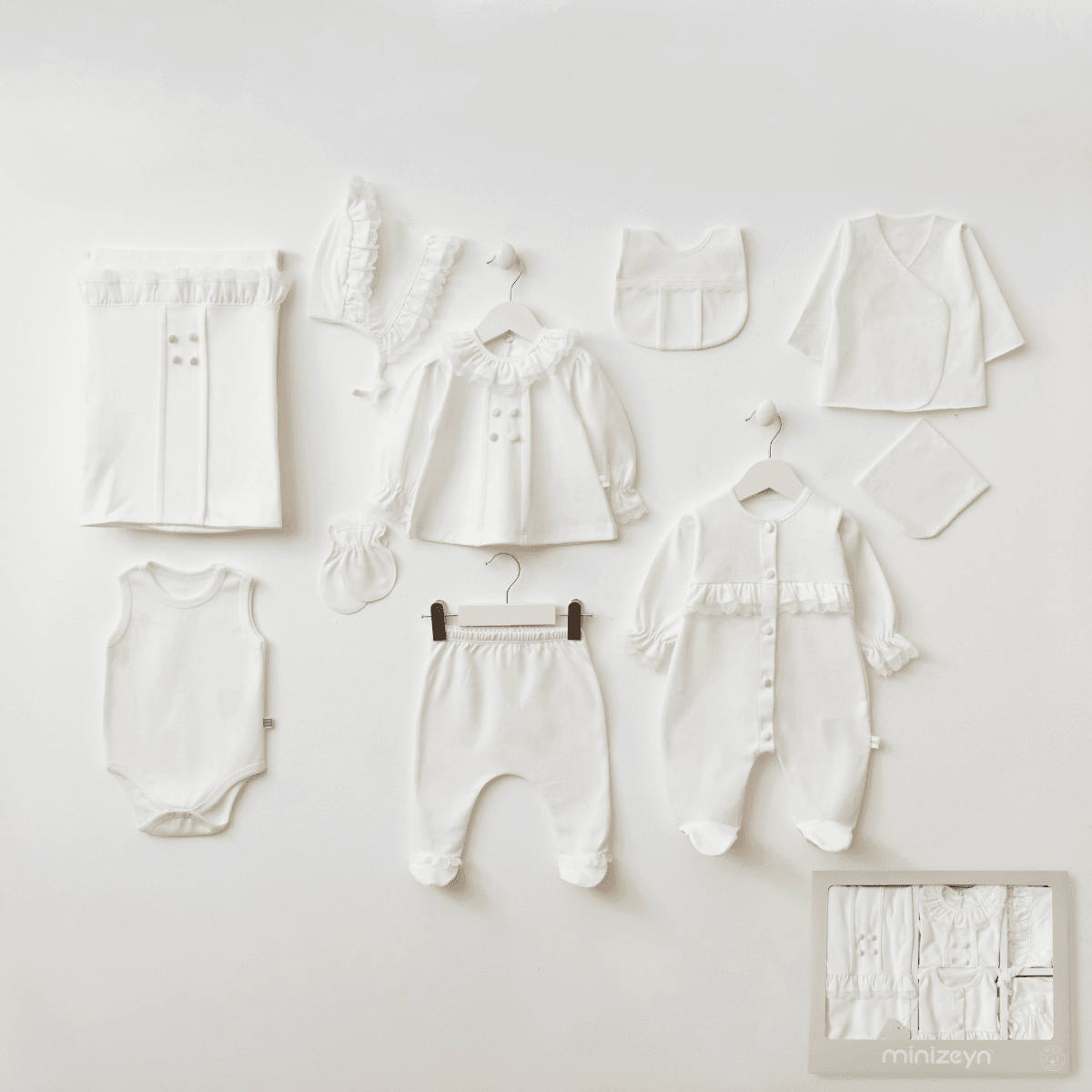 Lora Bliss – Kız 0–3 Ay Elegant 10’lu Hastane Çıkış Set – Ekru
