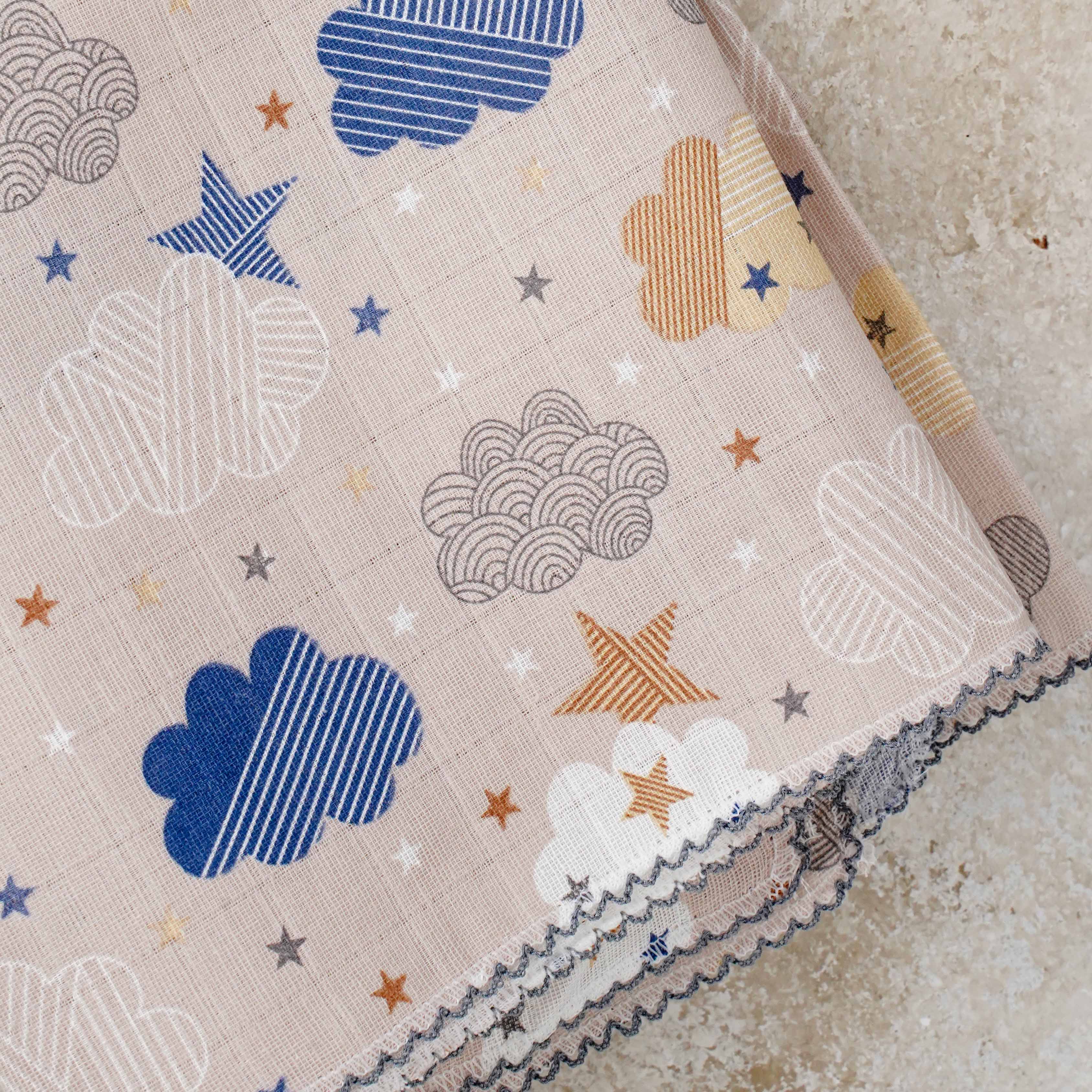 Lora Bliss Unisex Bulut ve Yıldız Desenli Müslin Battaniye