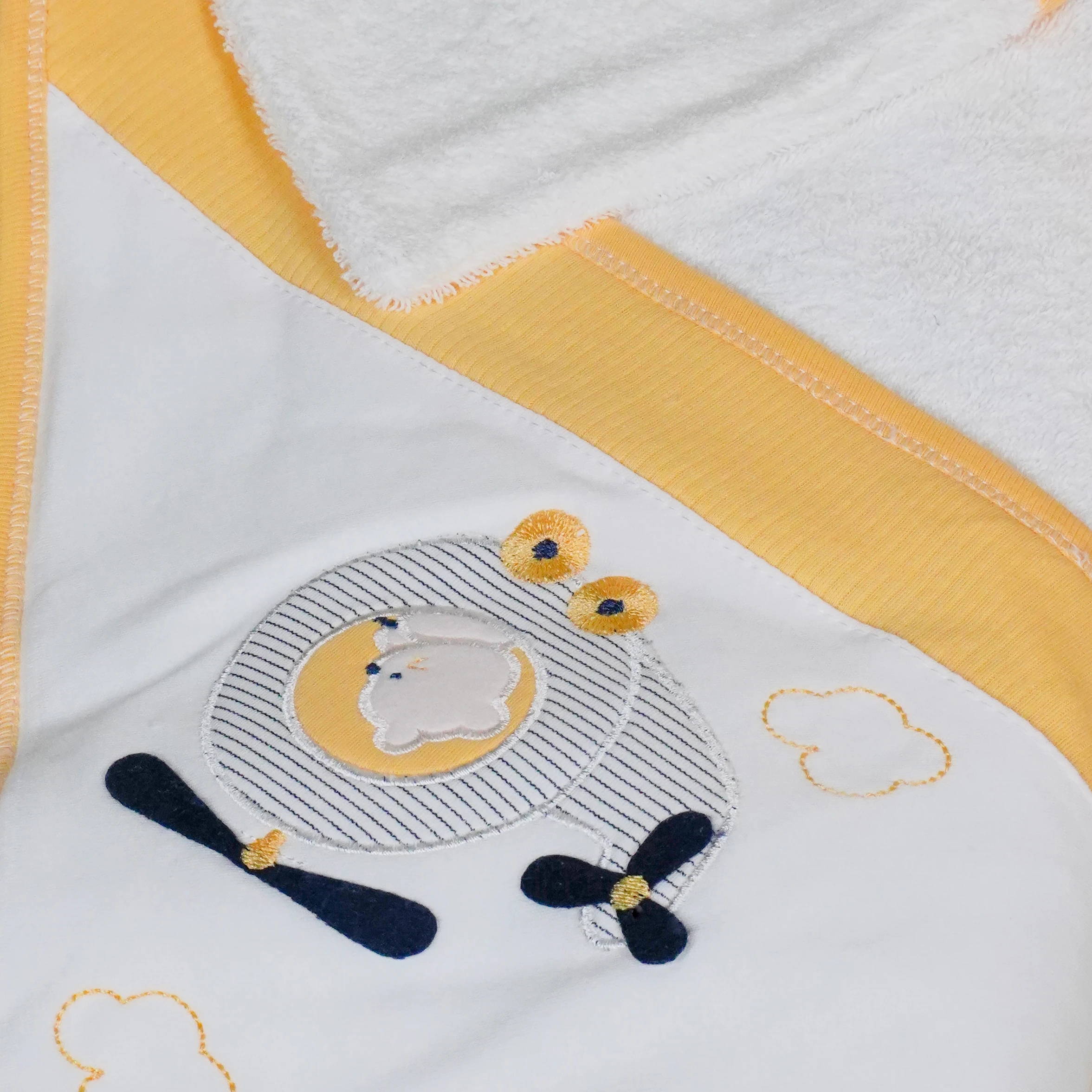 Lora Bliss Erkek Helikopterli Bornoz Seti – 5 Parça | Kutulu, Yumuşak ve Eğlenceli Tasarım - Sarı