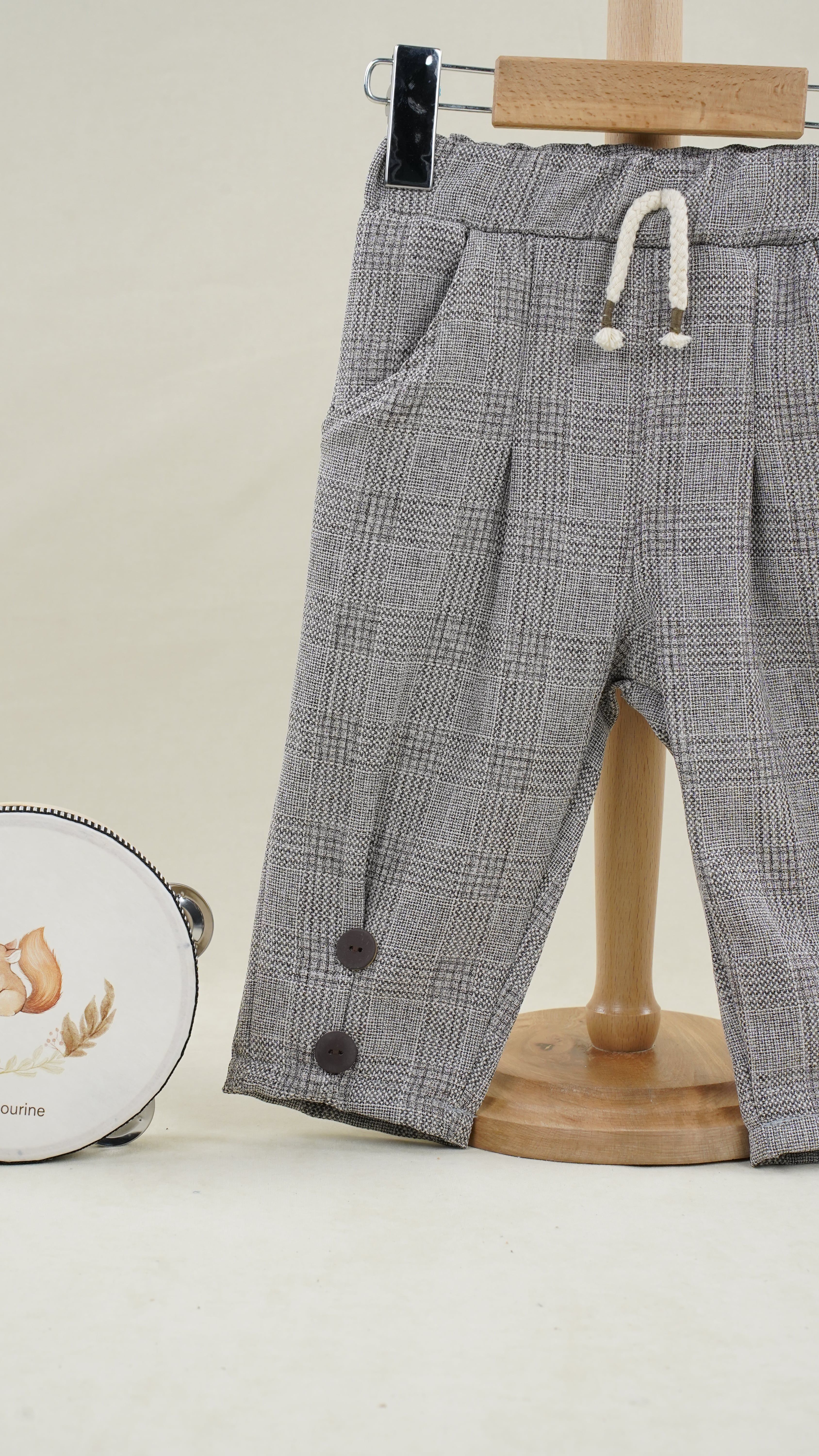Lora Bliss Erkek Bebek Gri Ekose Pantolon – 1-4 Yaş Lastikli ve Düğme Detaylı