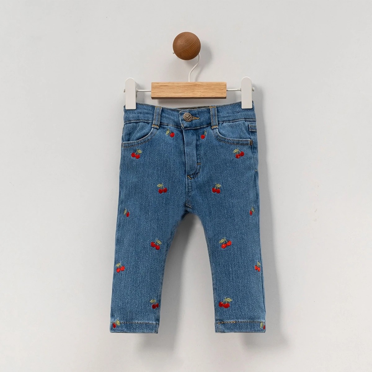 Lora Bliss Kiraz Nakışlı Kız Kot Pantolon – Yumuşak Denim