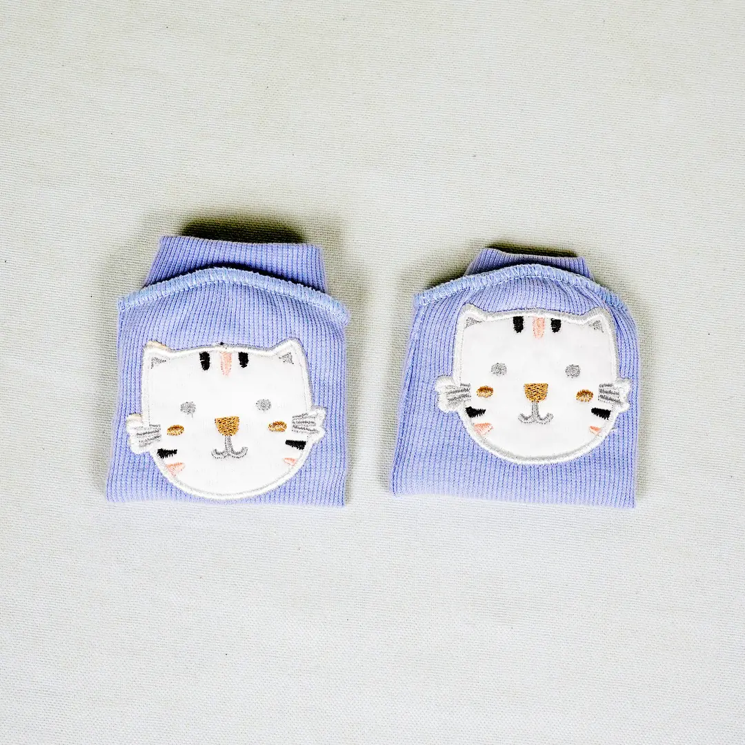 Lora Bliss Kedi Nakışlı Erkek Bebek Dizlik - Mavi