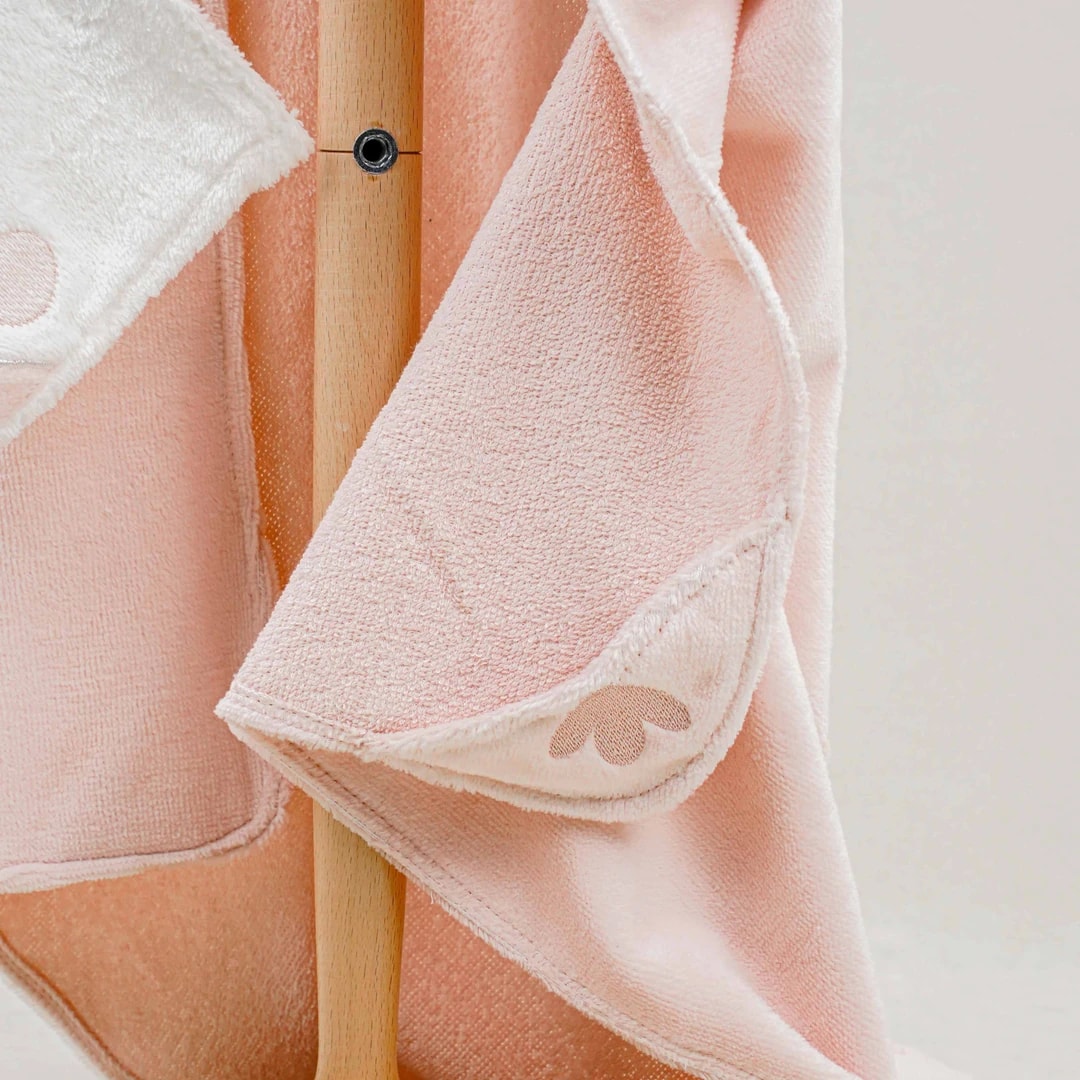 Lora Bliss Civcivli Bebek Bornoz & Kese Seti - Gül Kurusu