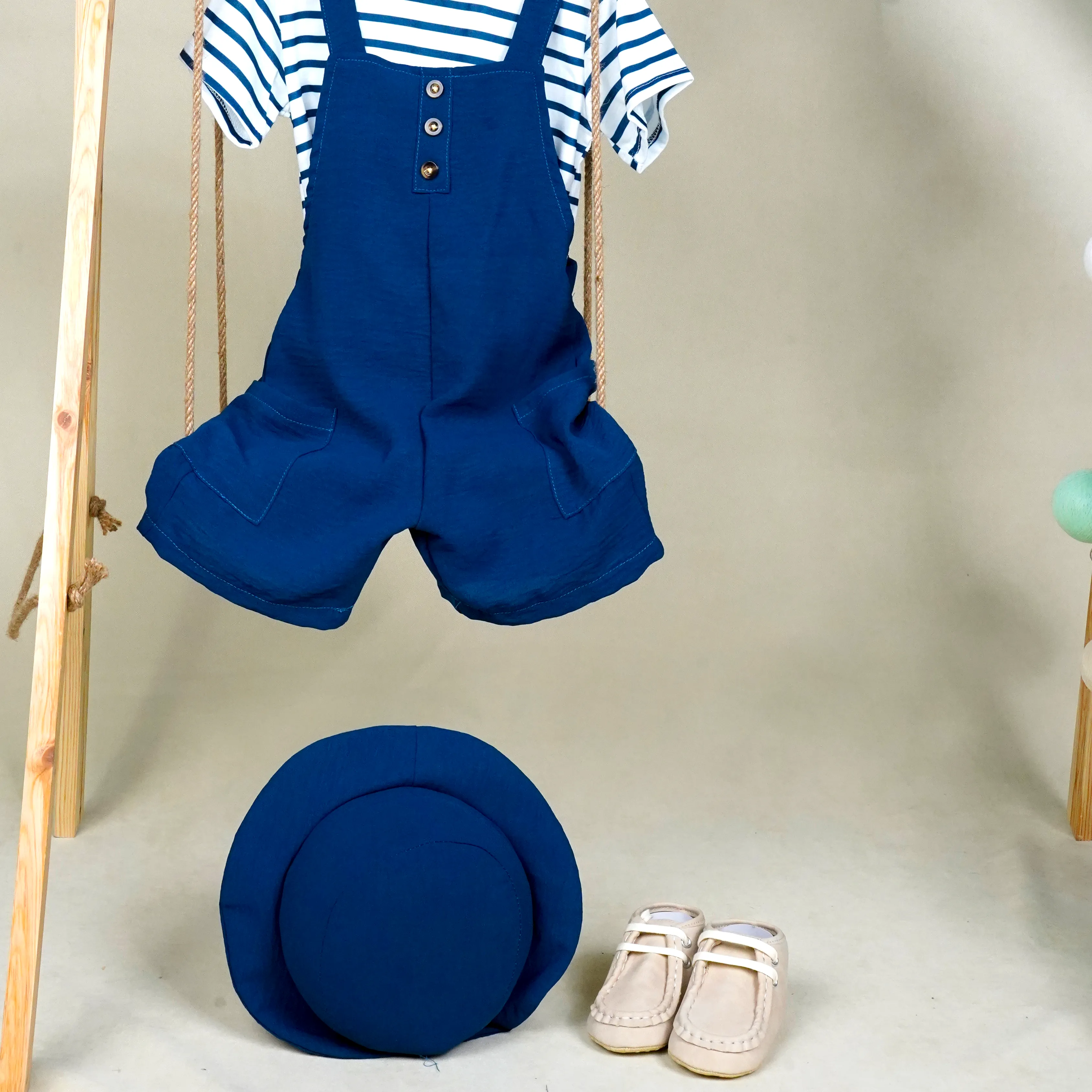 Lora Bliss Erkek Çocuk Çizgili Tişört ve Koyu Mavi Bahçıvan Pantolon