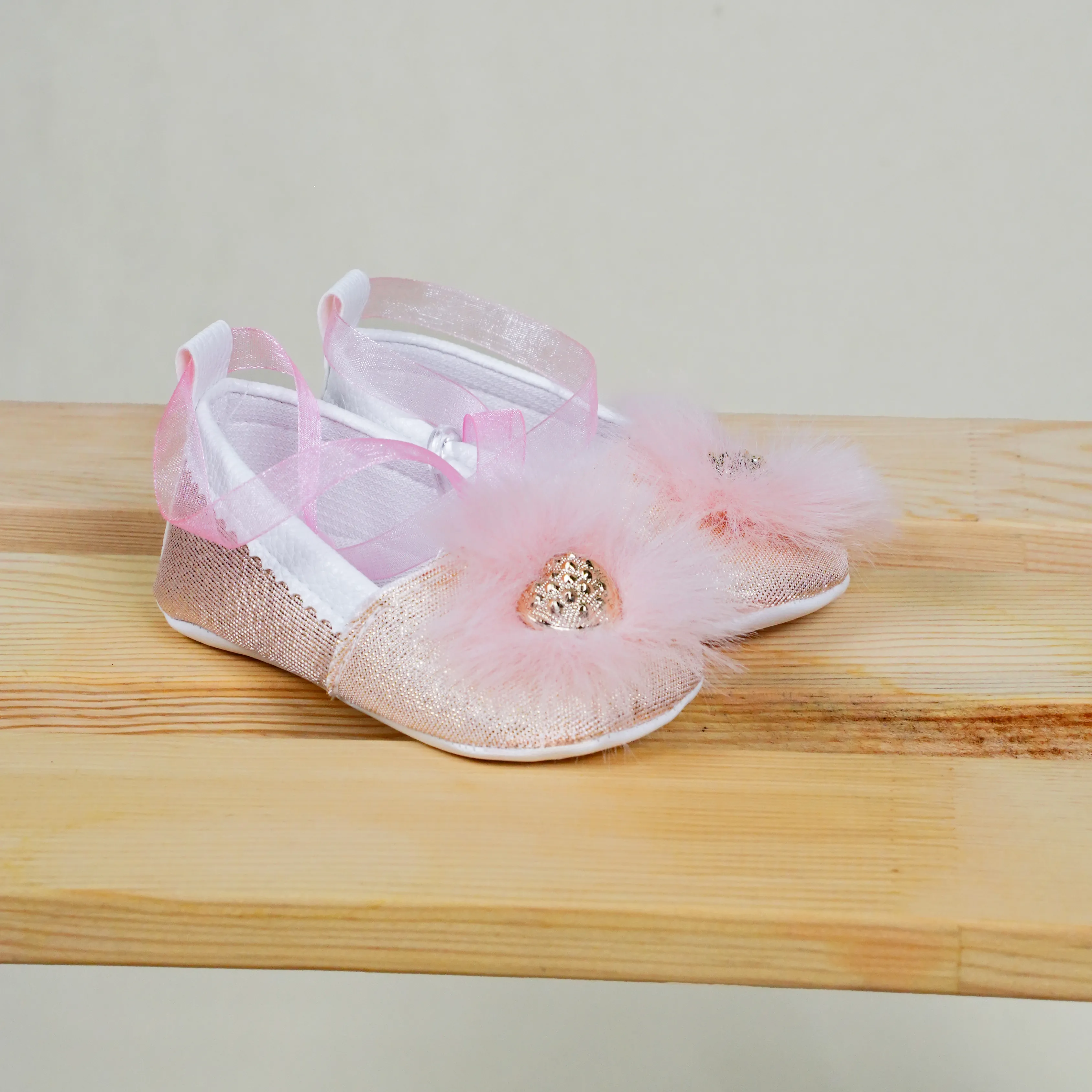 Lora Bliss Kız Bebek Tüylü Taç Detaylı Patik | Kurdele Bağlamalı - Pembe