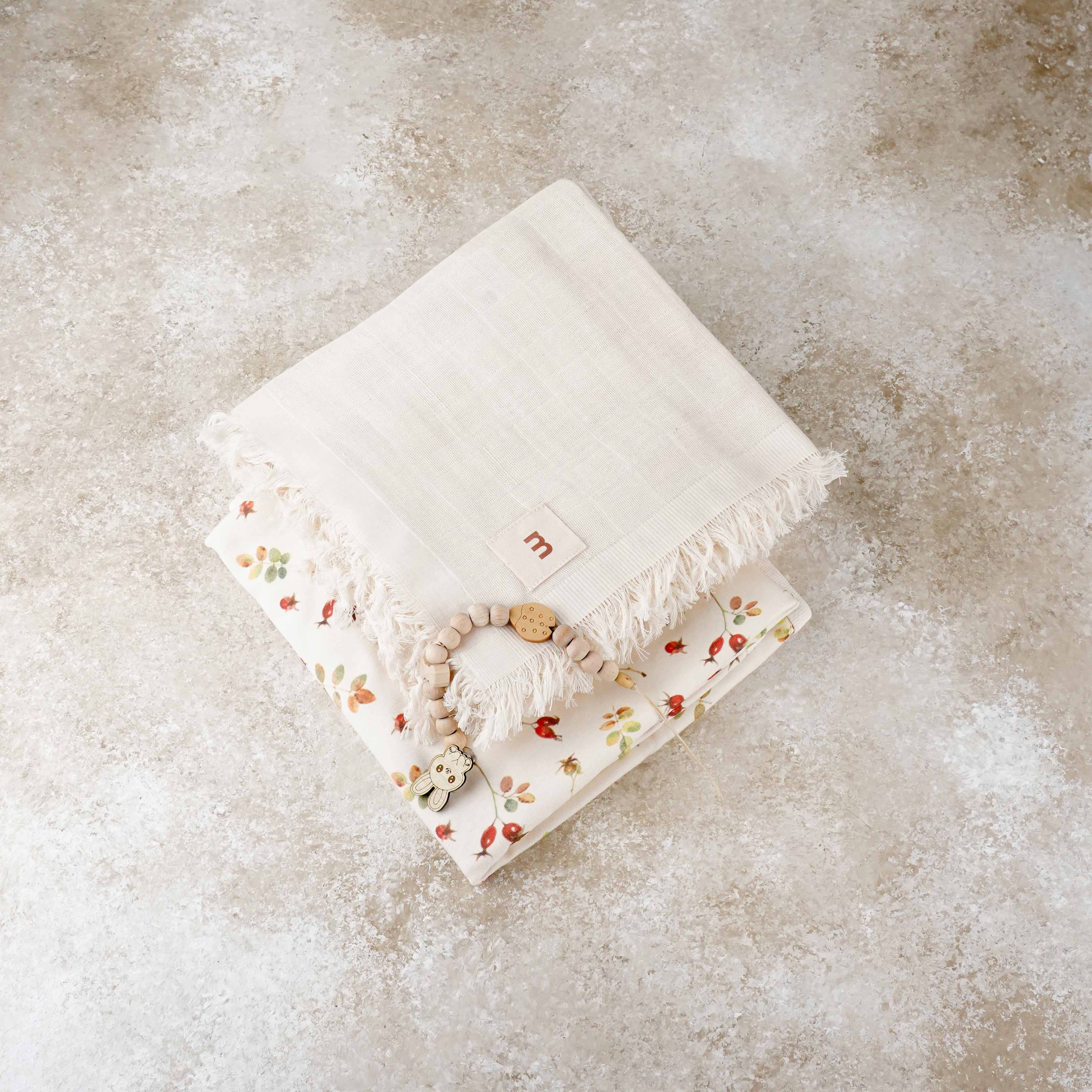 Lora Bliss Kız Tomurcuk Desenli Müslin + Penye Battaniye 2'li Set (Emzik Tutacağı Hediyeli) - Çok Renkli