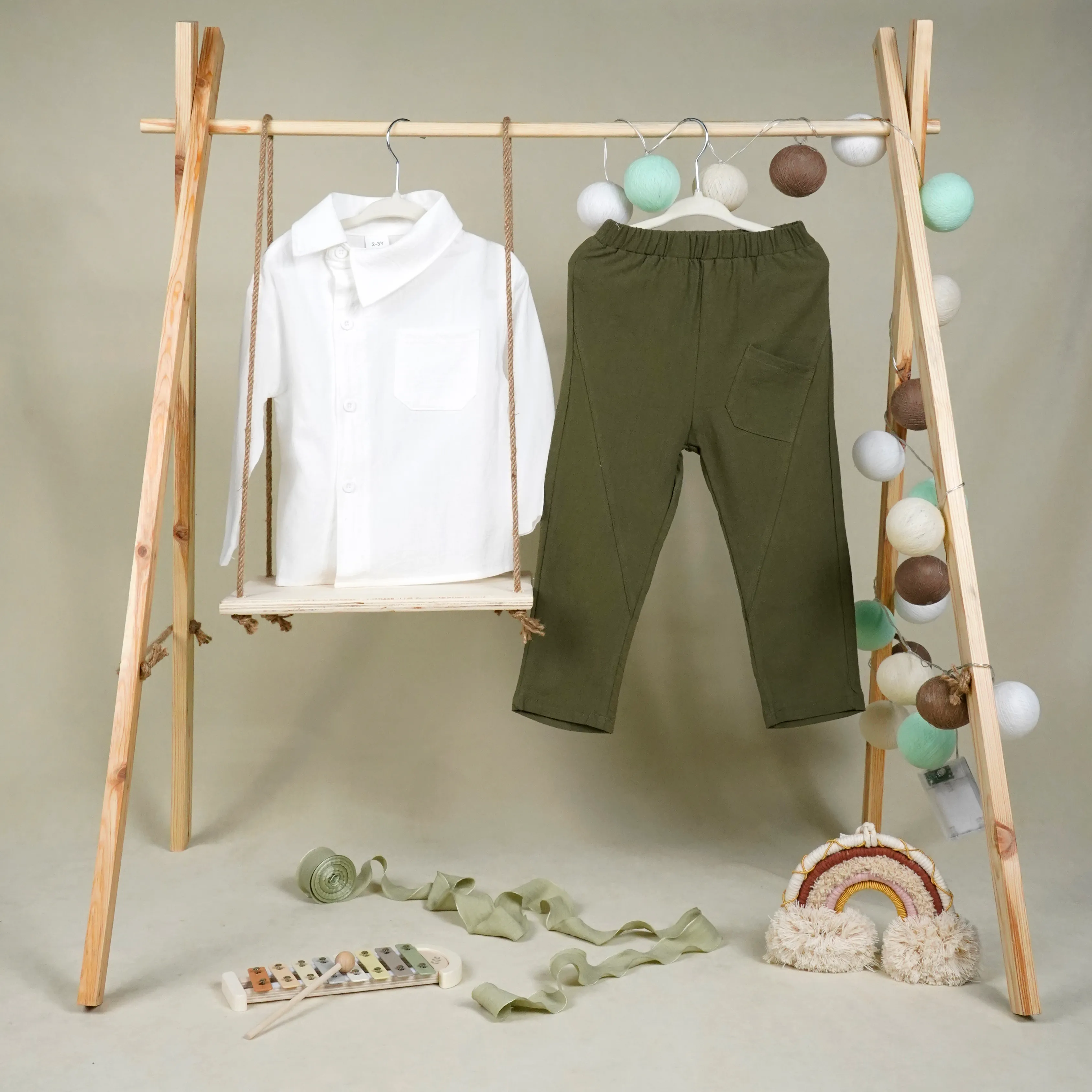 Lora Bliss Erkek Çocuk Beyaz Gömlek ve Yeşil Pantolon Takım