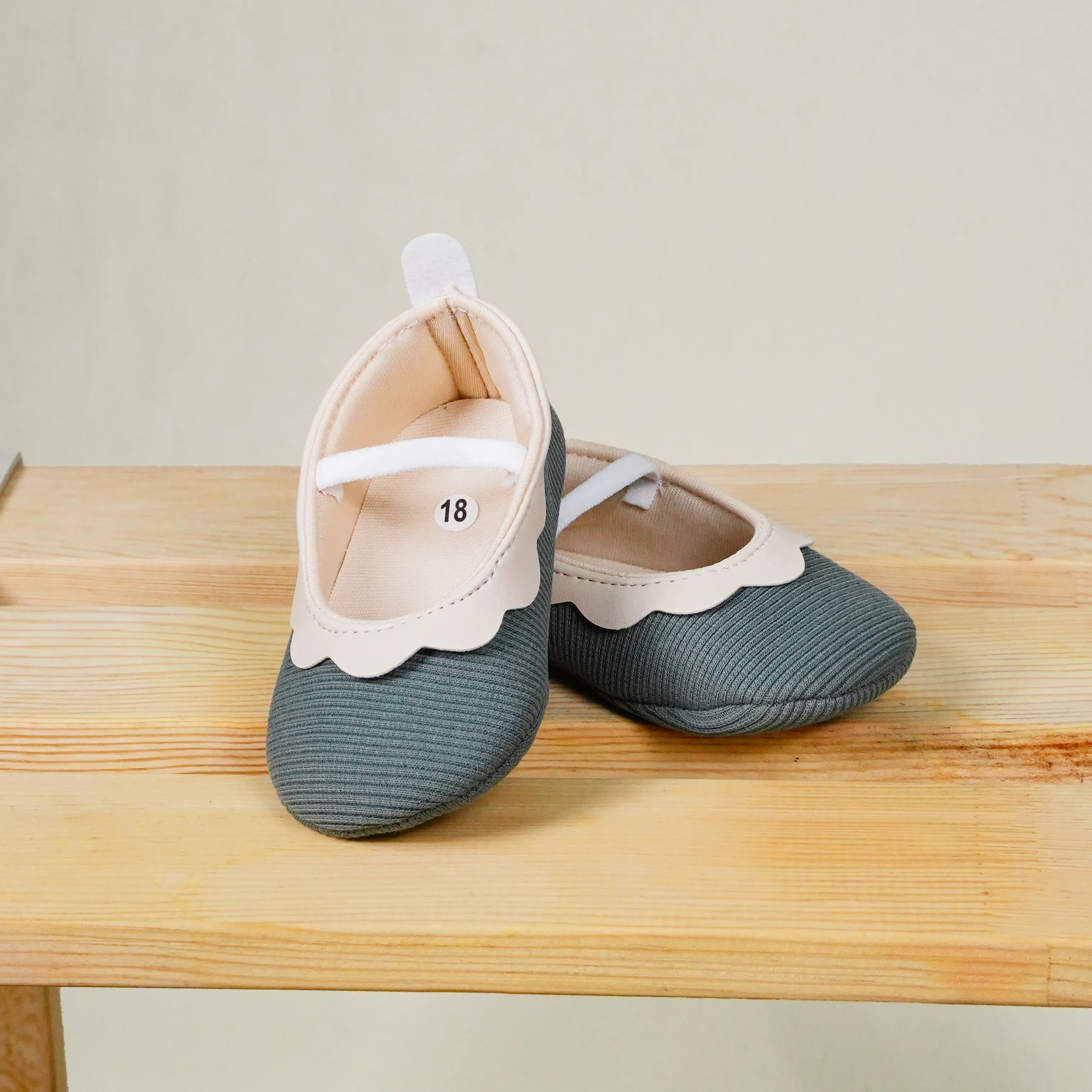 Lora Bliss Kız Babet Patik – Yumuşak ve Rahat Tabanlı - Beyaz- Yeşil