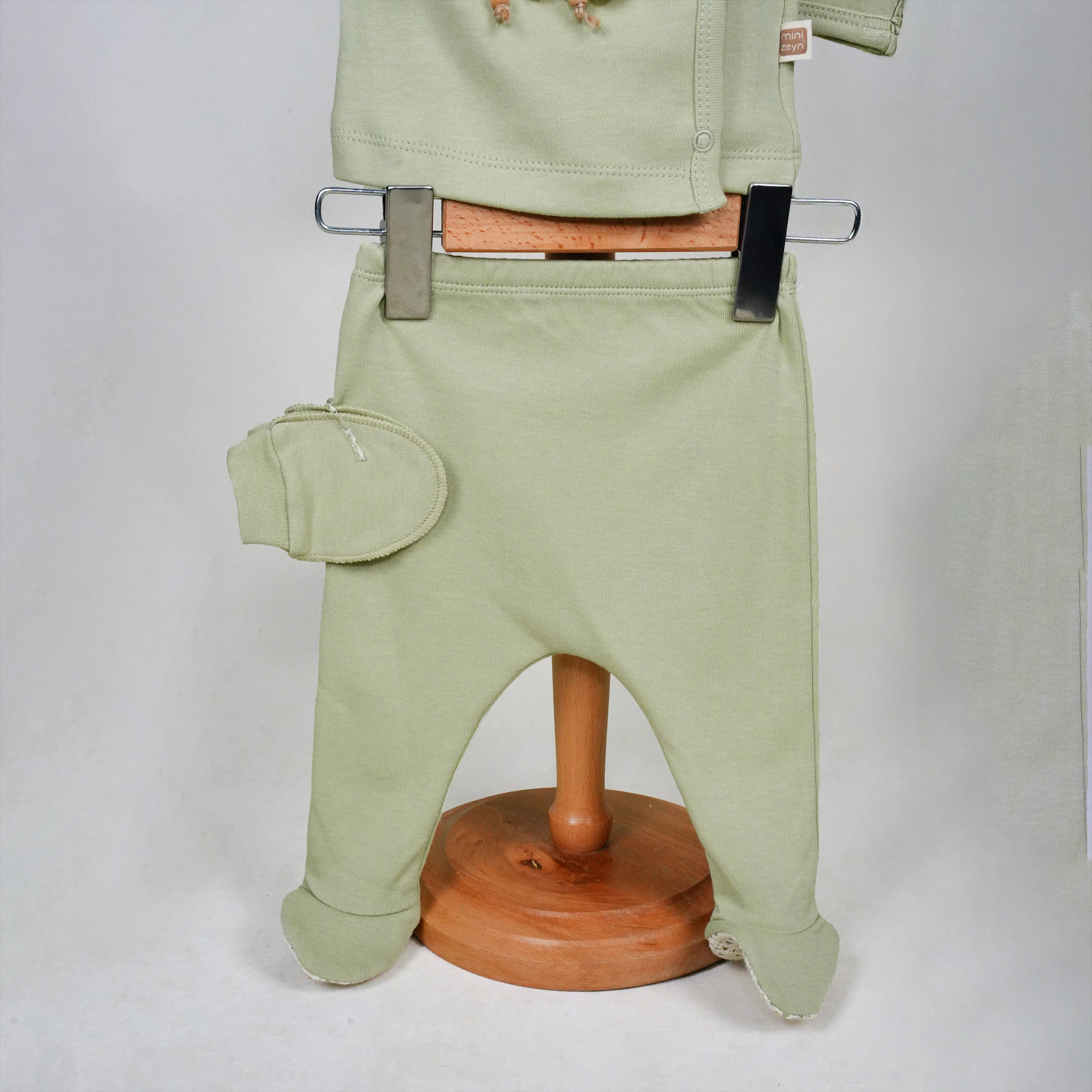 Lora Bliss Kız Amelia Dantel Detaylı 5’li Bebek Seti | Şapka, Üst, Alt, Eldiven, Önlük - Beyaz- Yeşil