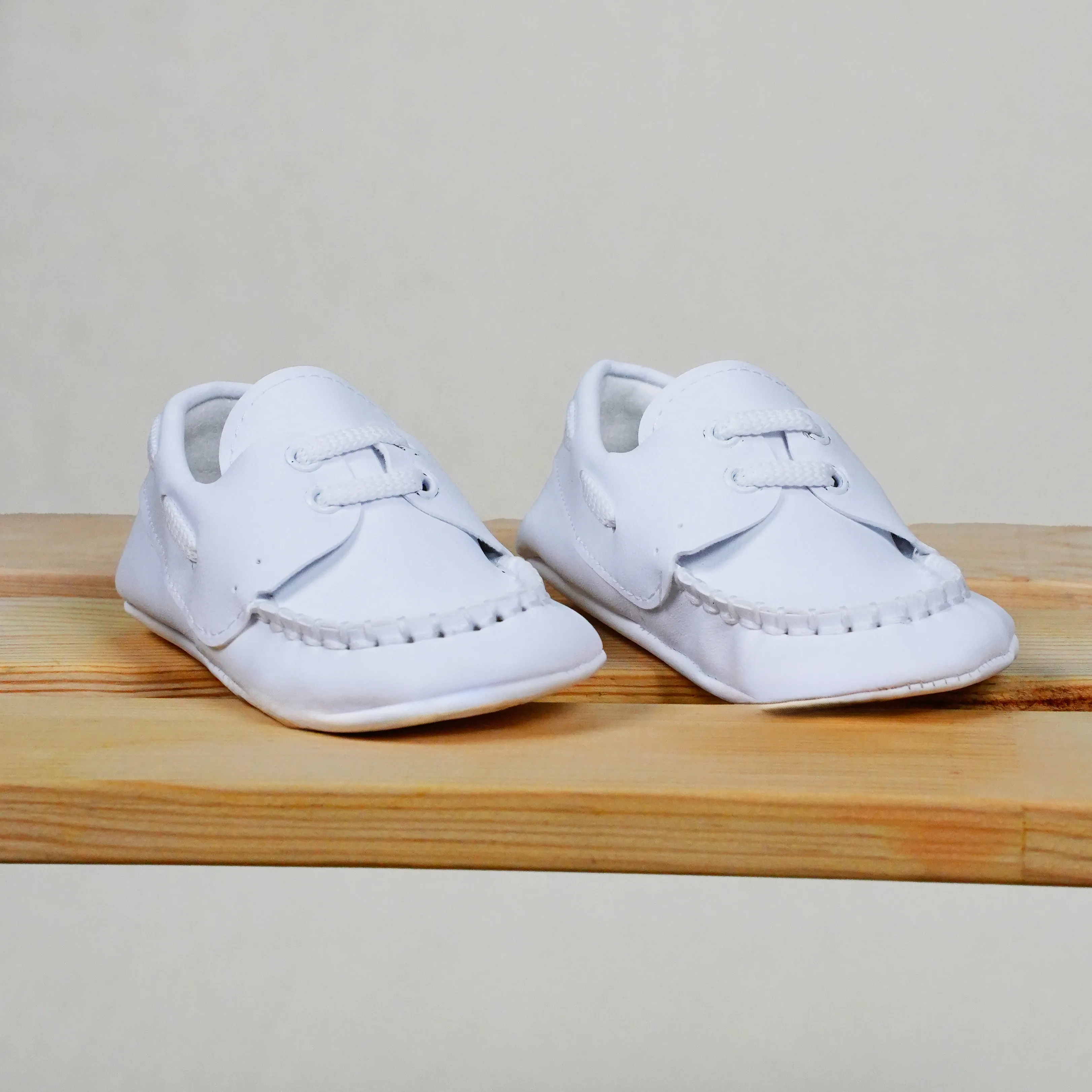 Lora Bliss Erkek Saraç Dikişli Deri Patik | Şık ve Rahat - Beyaz