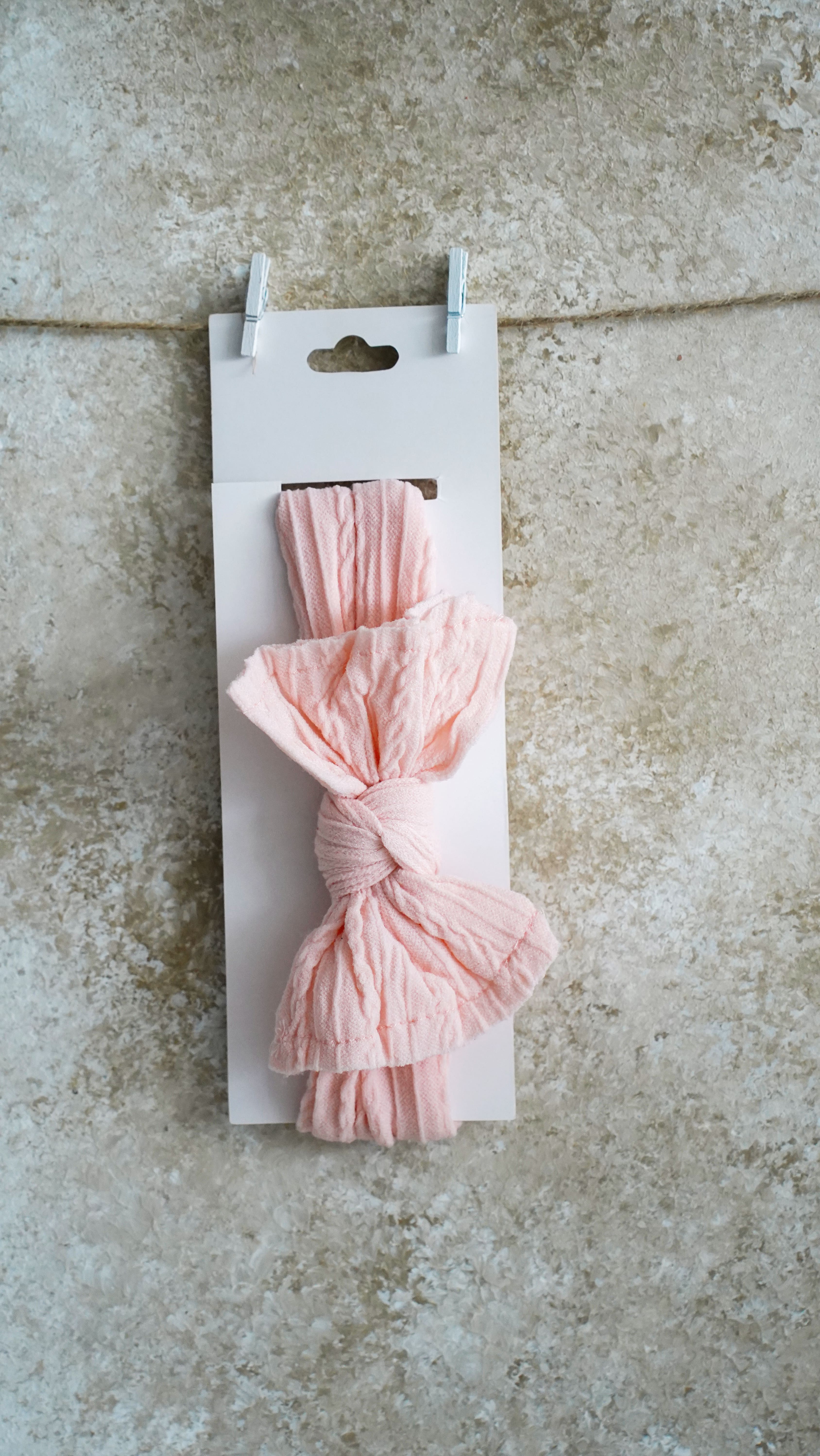 Lora Bliss Fiyonk Figürlü Penye Saç Bandı - Pudra