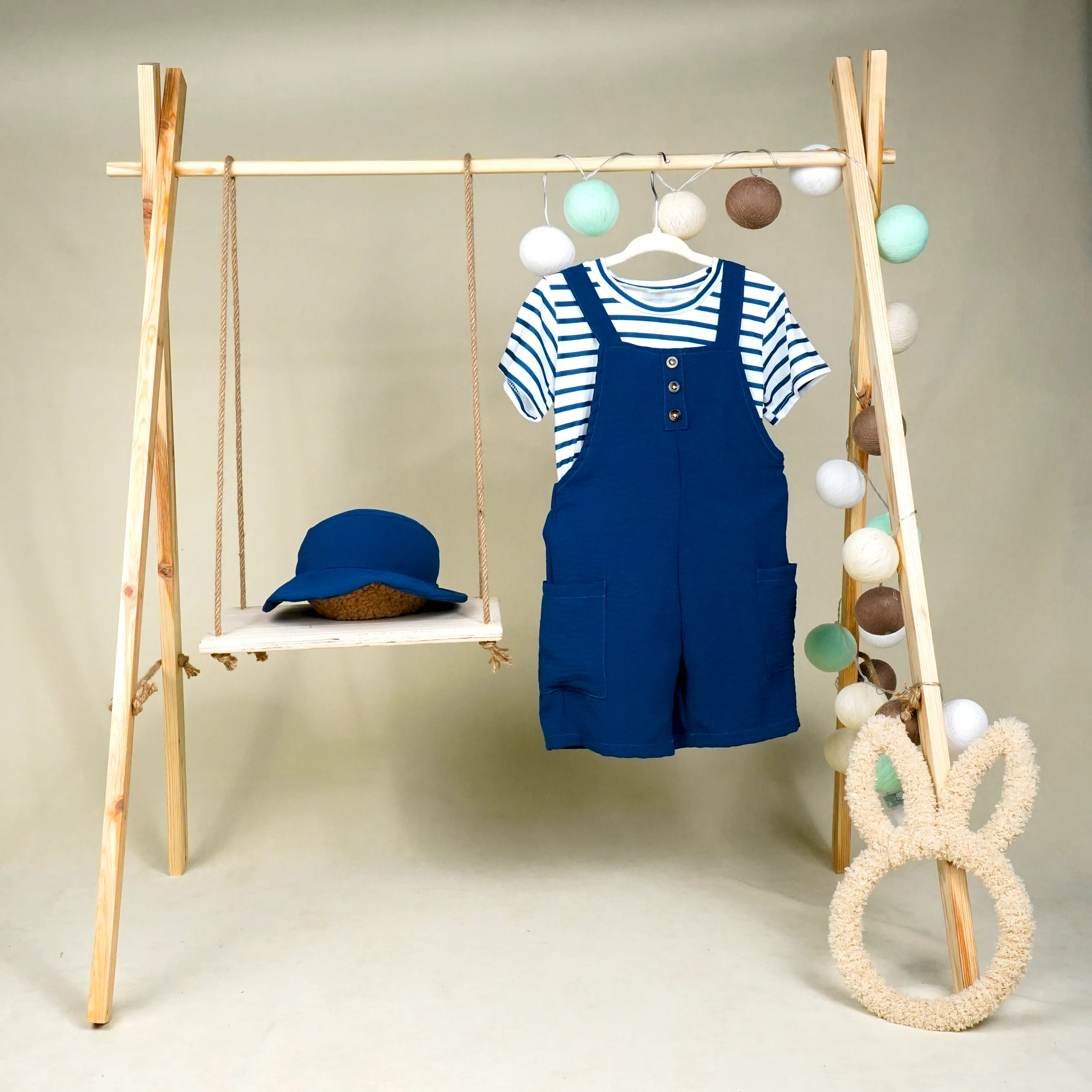 Lora Bliss Erkek Çocuk Çizgili Tişört ve Koyu Mavi Bahçıvan Pantolon