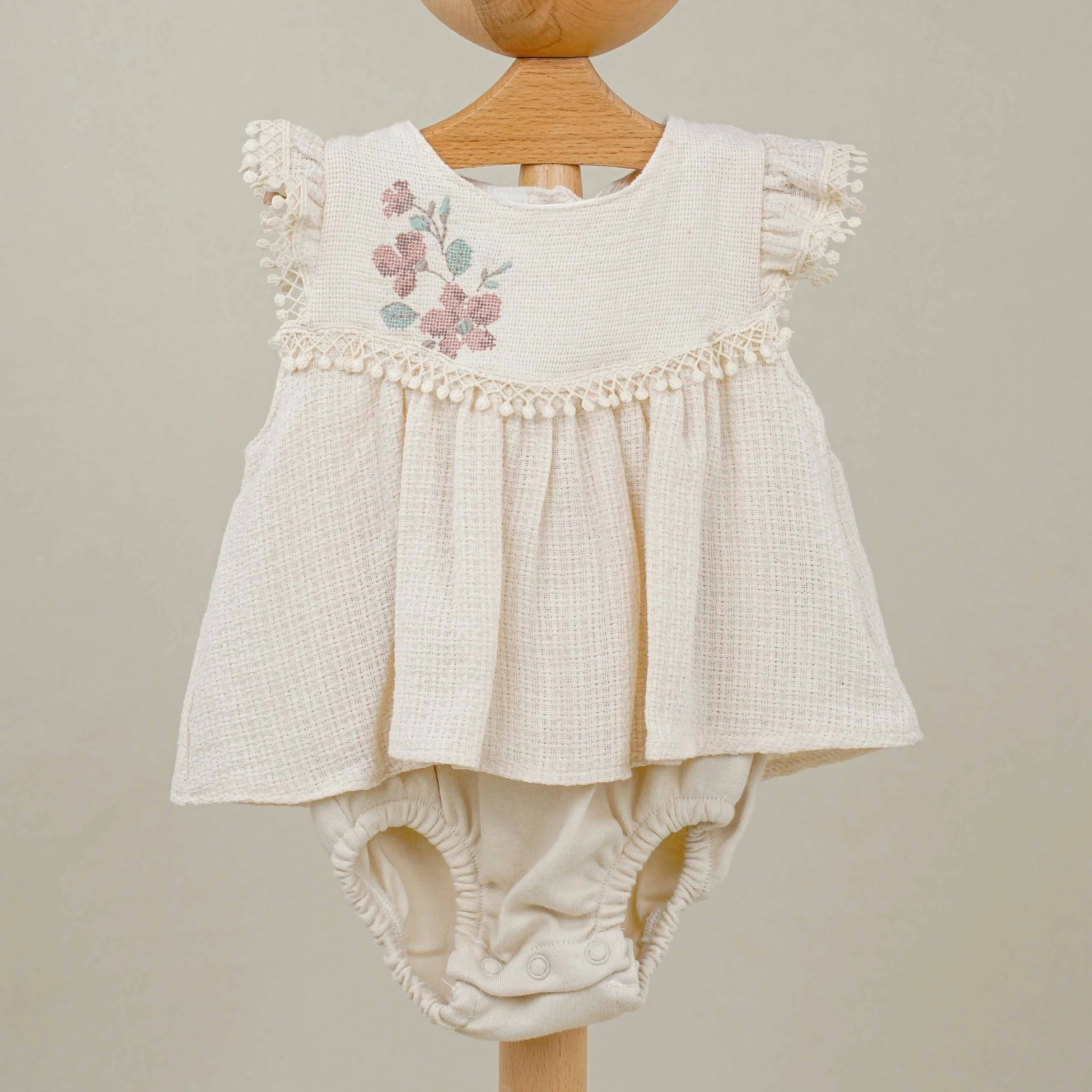 Vintage Çiçek Nakışlı Bebek Zıbın Takımı | Lora Bliss - Krem