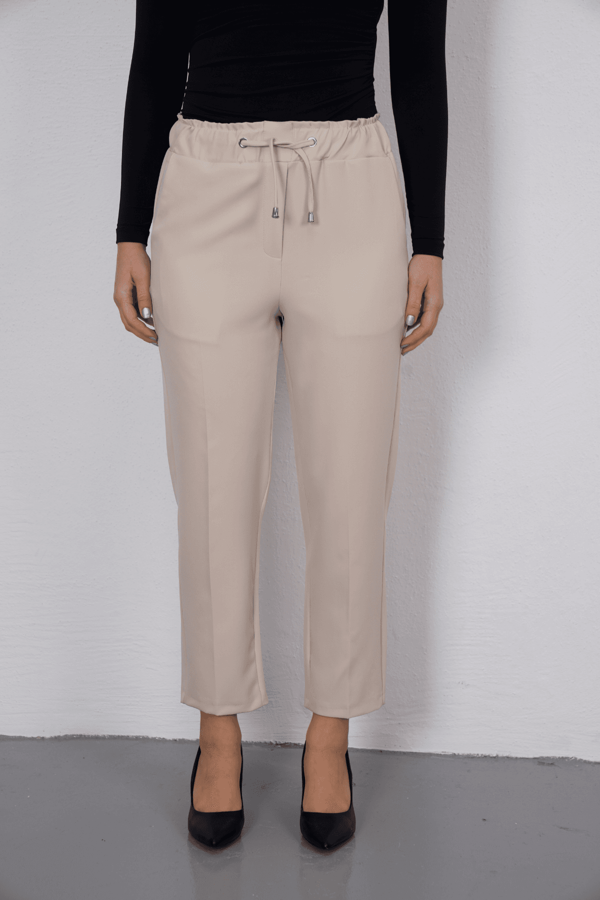 Havuç Kesim Beli Lastikli Pantolon - Bej