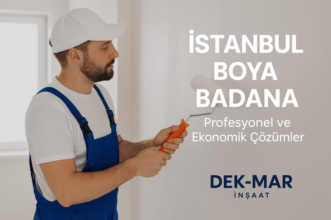 İstanbul’da profesyonel boyacı, beyaz duvar boyarken Dek-Mar İnşaat logolu sahnede kaliteli boya hizmeti sunuyor.