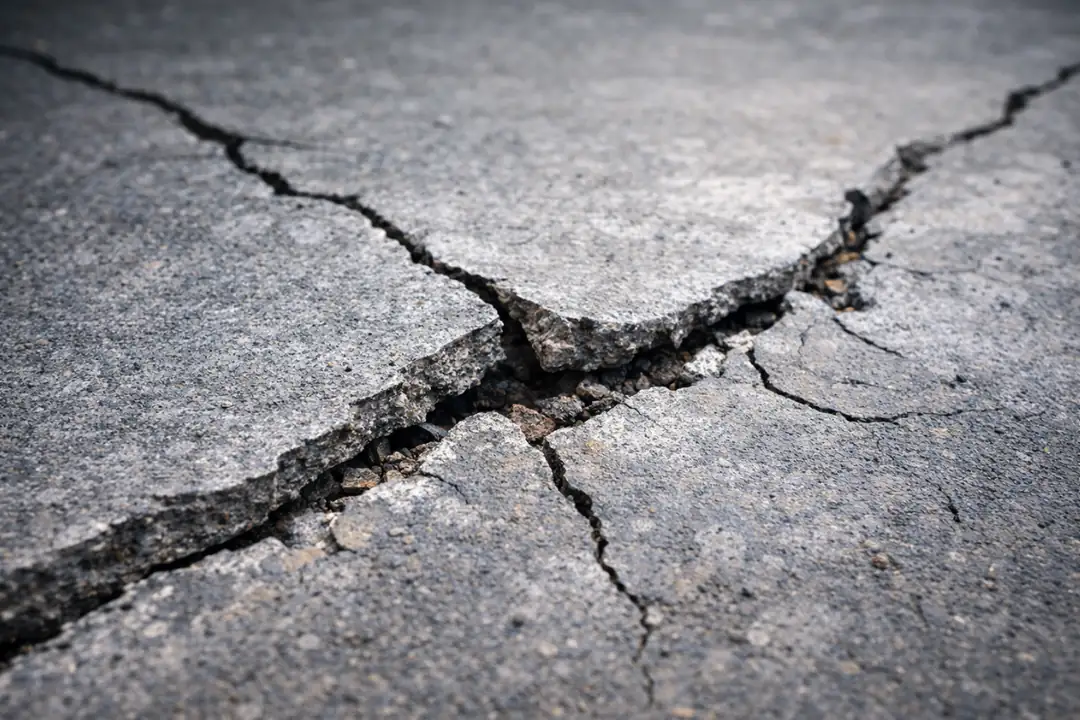 Epoksi zemin kaplama beton çatlağı sonucu hasar&nbsp;