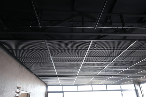 Mesh metal tavan modelleri | Şık, modern ve havalandırma dostu metal tavan sistemleri | Ofis, AVM ve endüstriyel alanlar için ideal.
