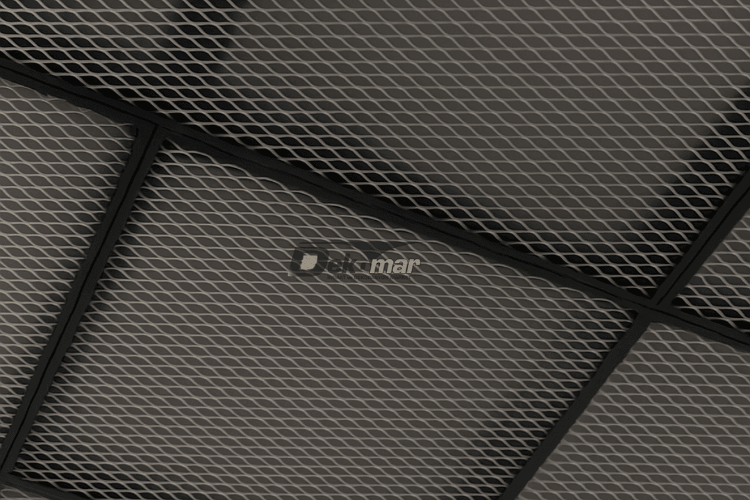 Tüm Mesh Tavan Modelleri – Hook-on, Lay-in, Lay-on Sistemleri genişletilmiş metal panellerle modern tavan çözümleri sunuyor. 