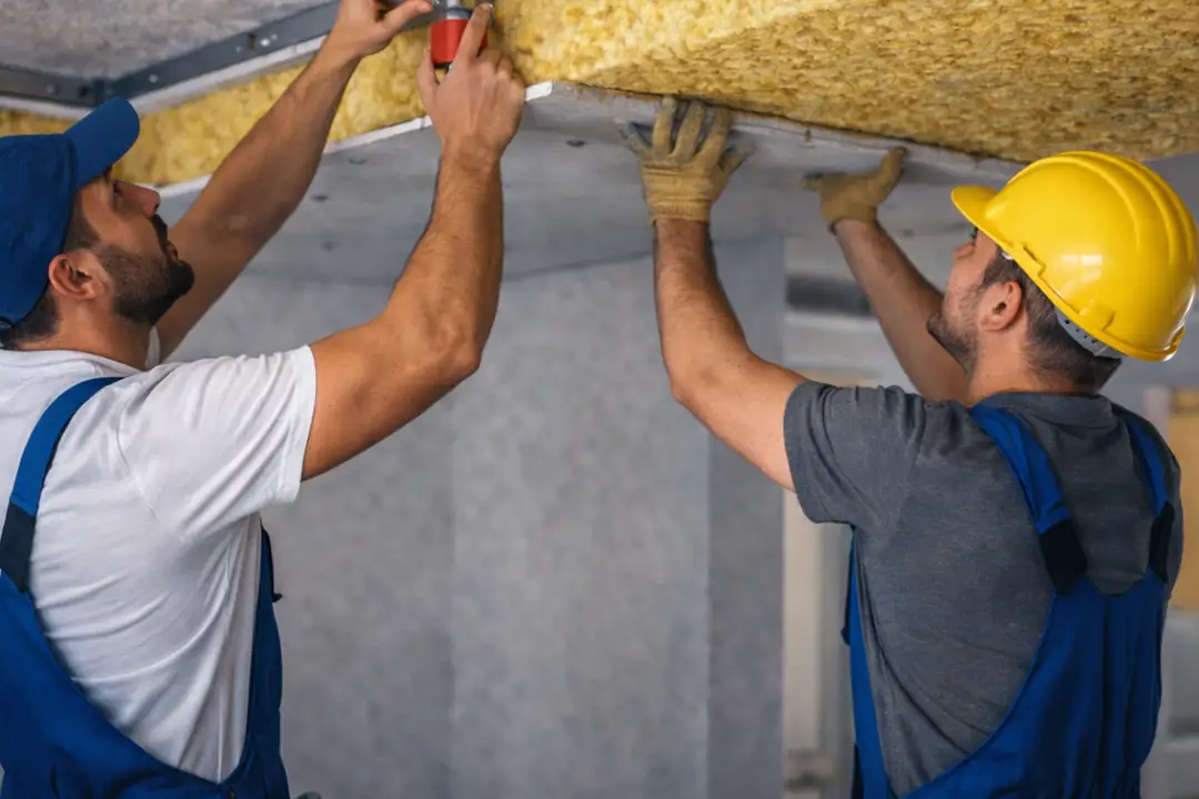 Üst kat ses yalıtımı için akustik asma tavan montaj uygulaması&nbsp;