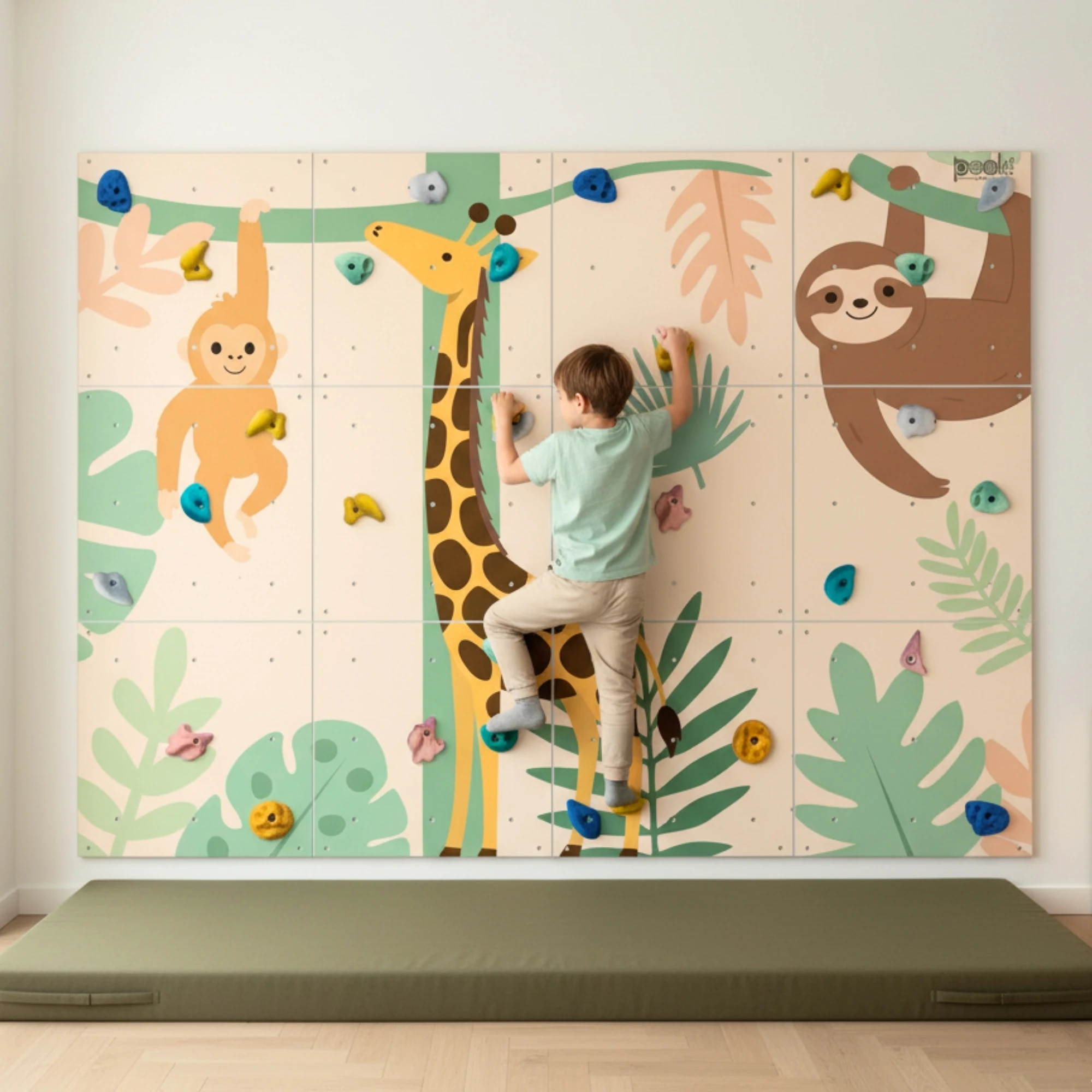 Safari Temalı Tırmanma Duvarı