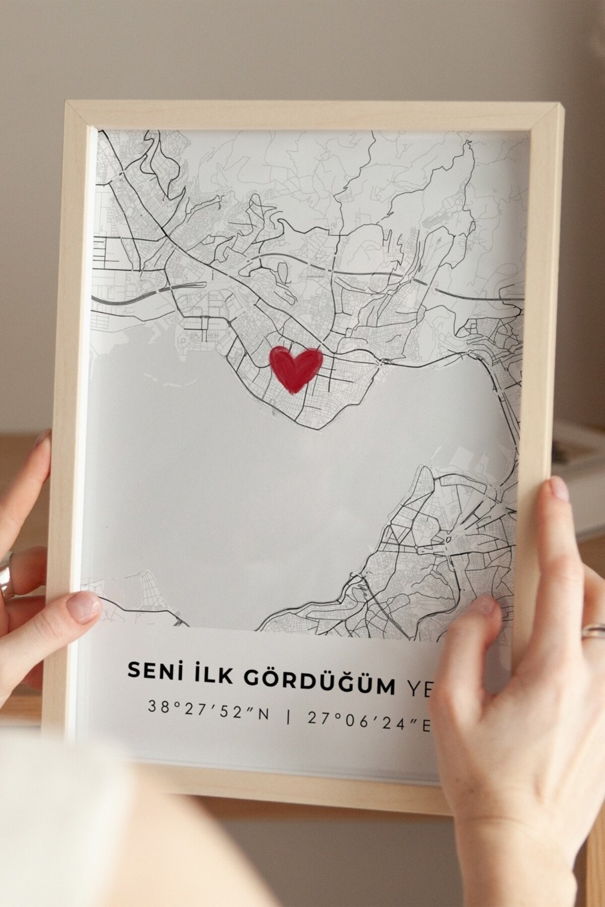 Seni İlk Gördüğüm Yer 'Karşıyaka' Çerçevesiz Poster, Sevgiliye Arkadaşa İlk Buluşma İzmir Hediyesi