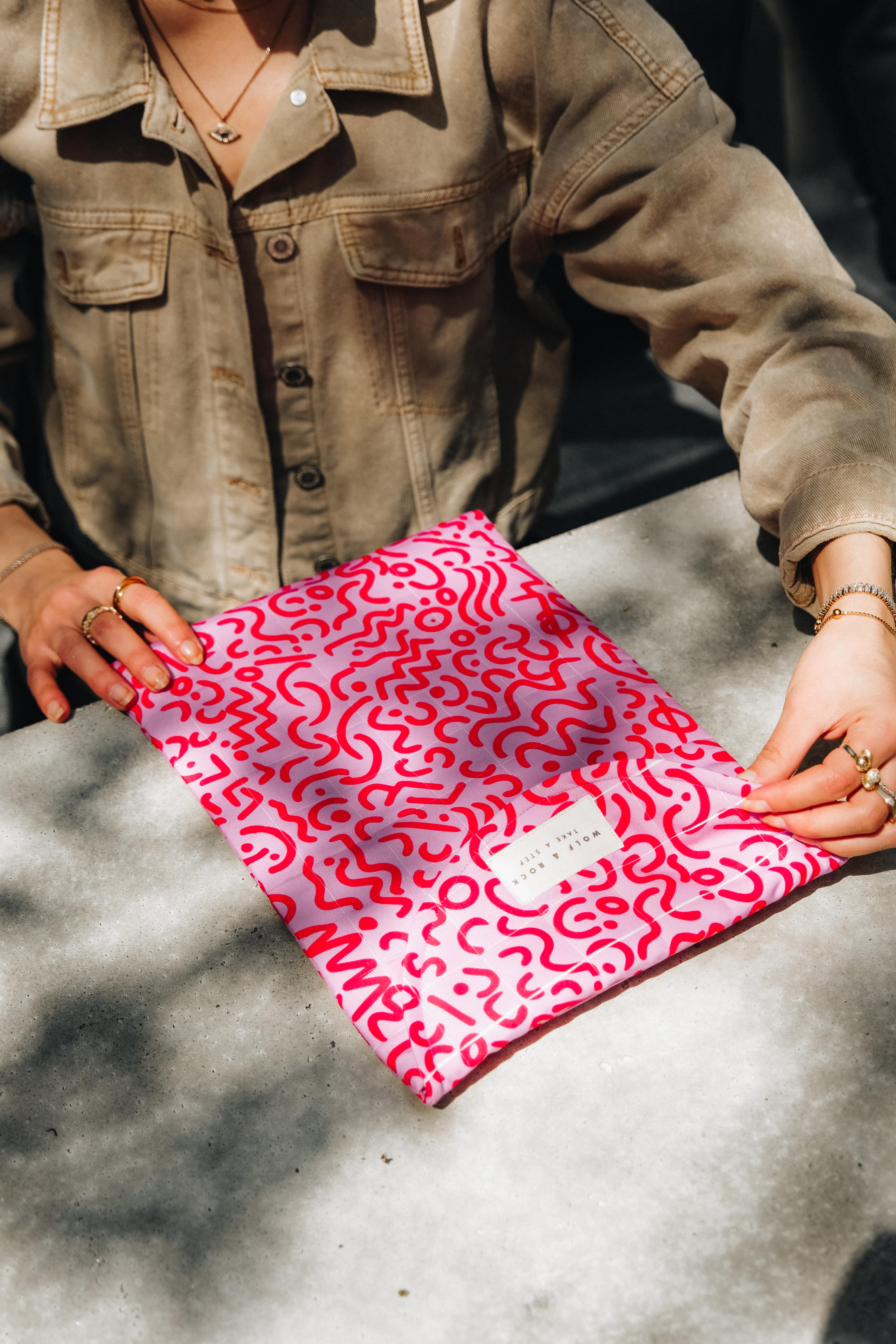 Wolf&Rock 13''-14'' Inç Pembe Notebook Kılıfı