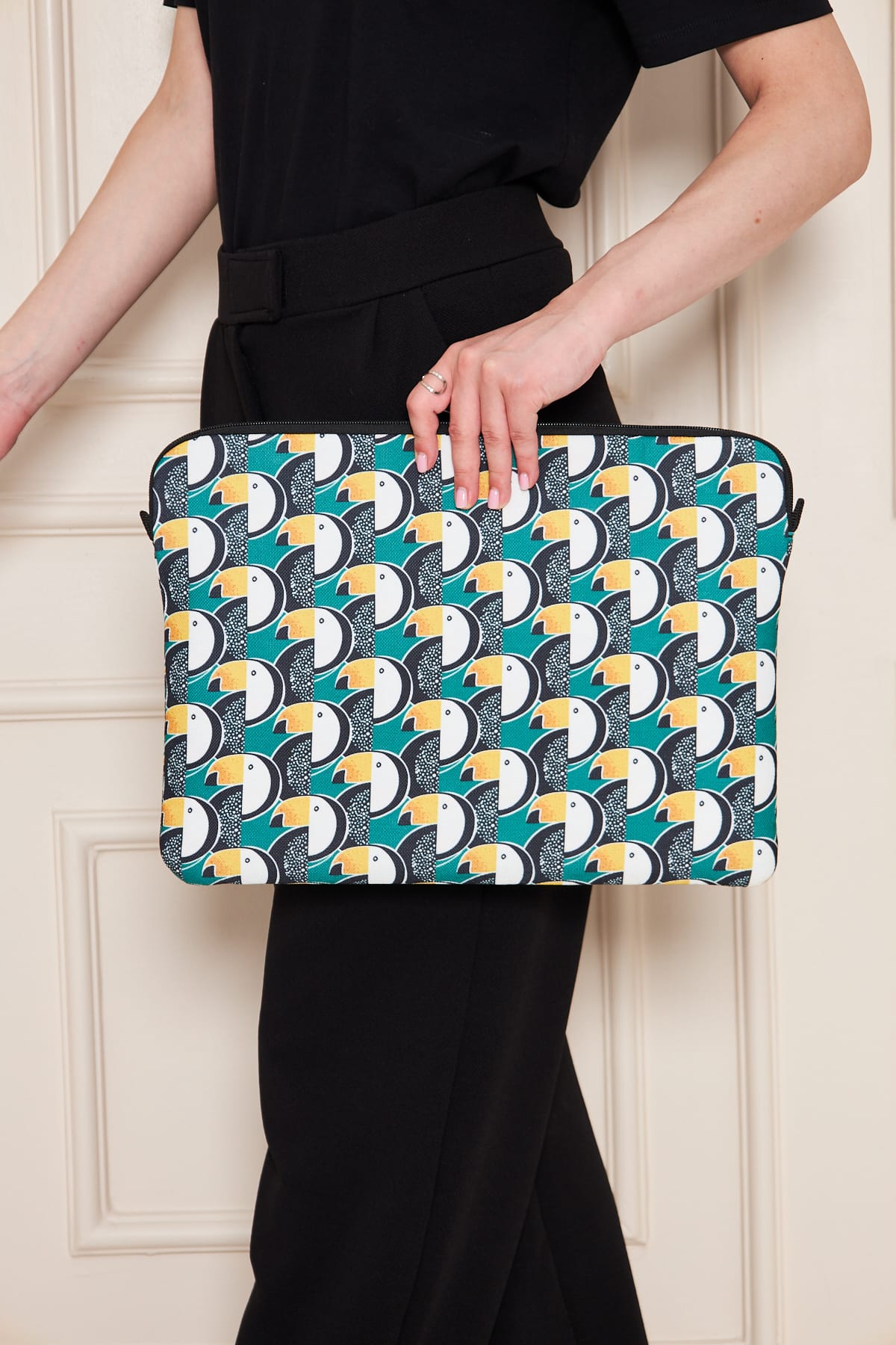 WOLF & ROCK TOUCHAN BIRD NOTEBOOK CASE 15''-16''