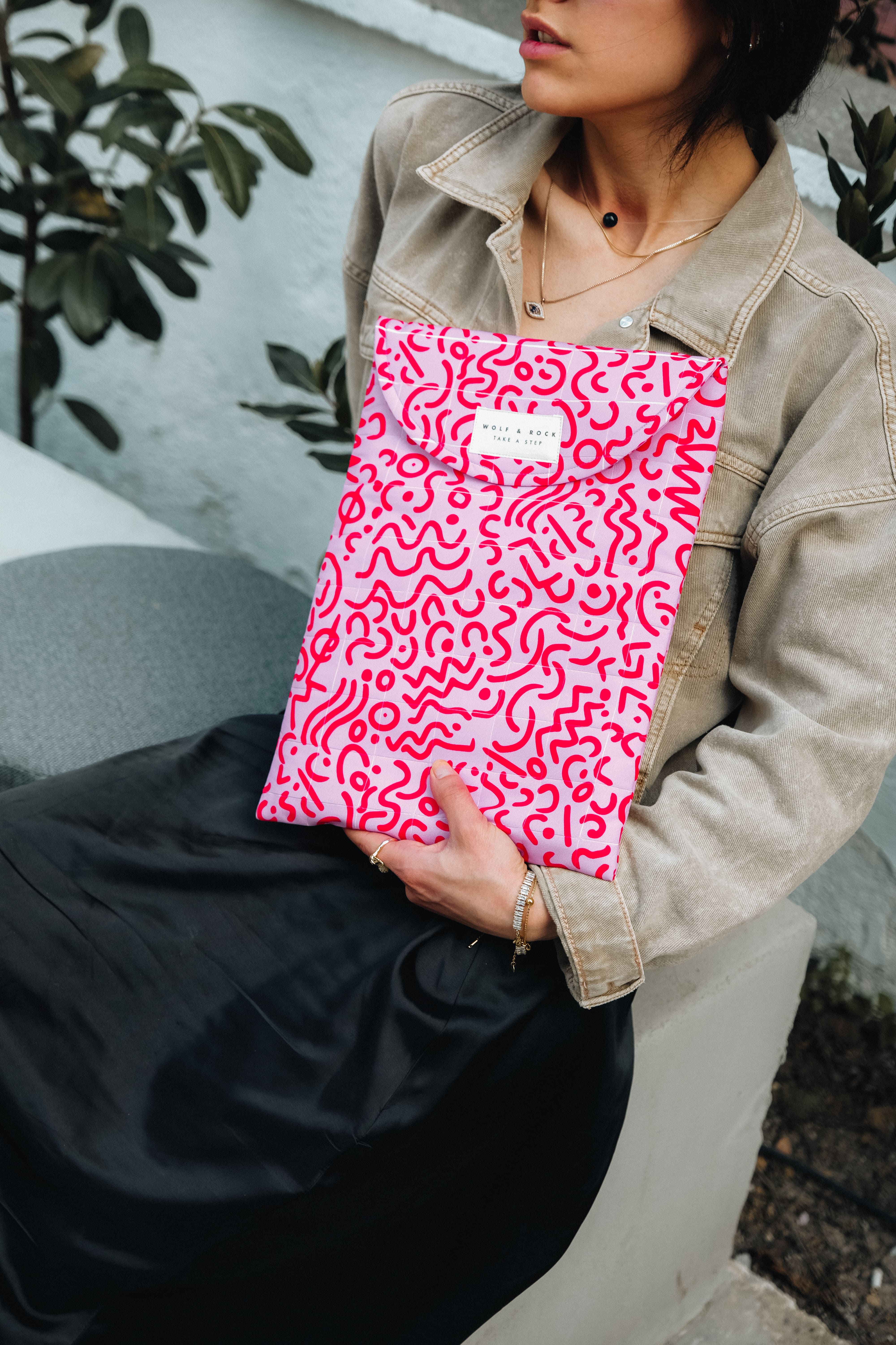 Wolf&Rock 13''-14'' Inç Pembe Notebook Kılıfı